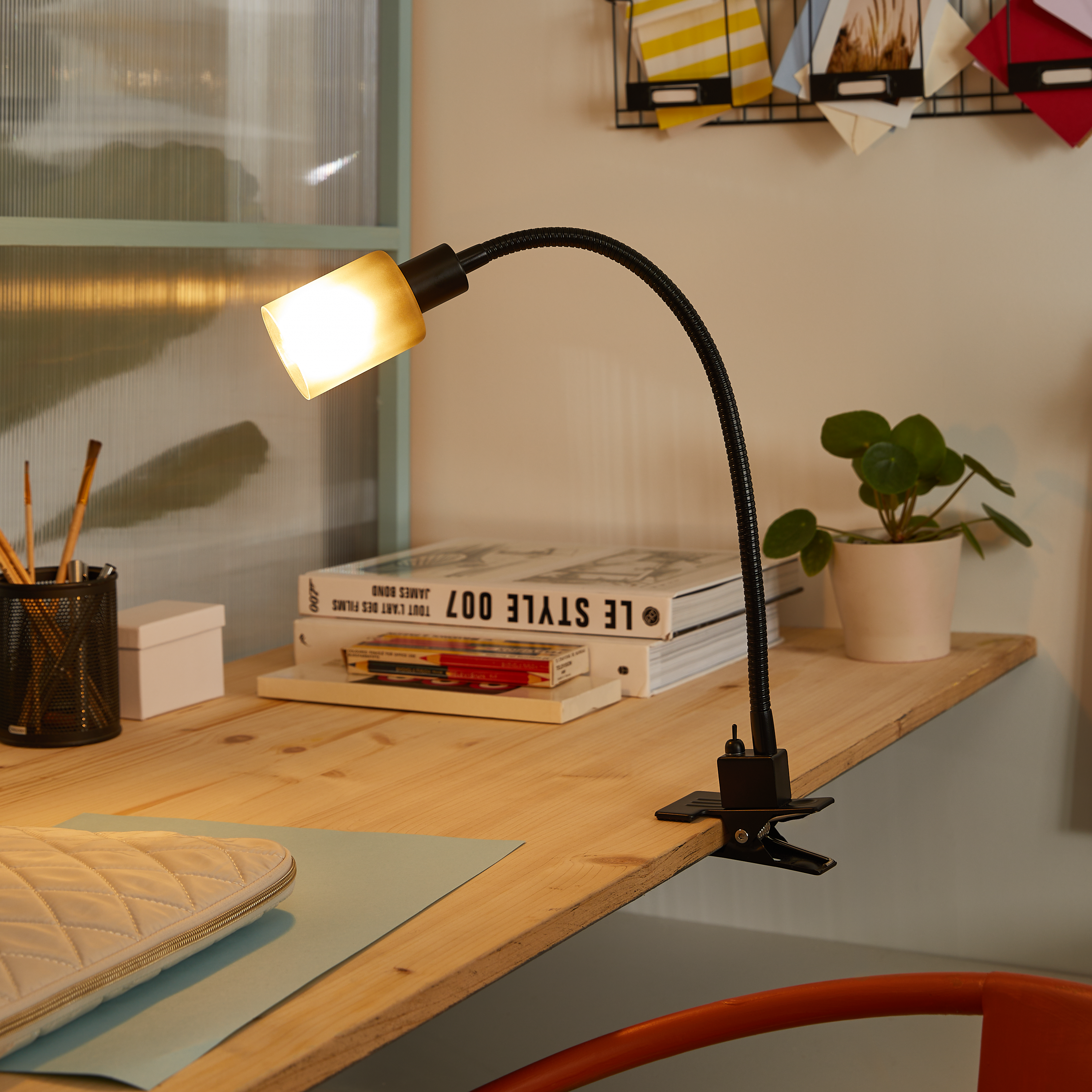 Lampka biurkowa Klips Tekla czarna E14 Inspire