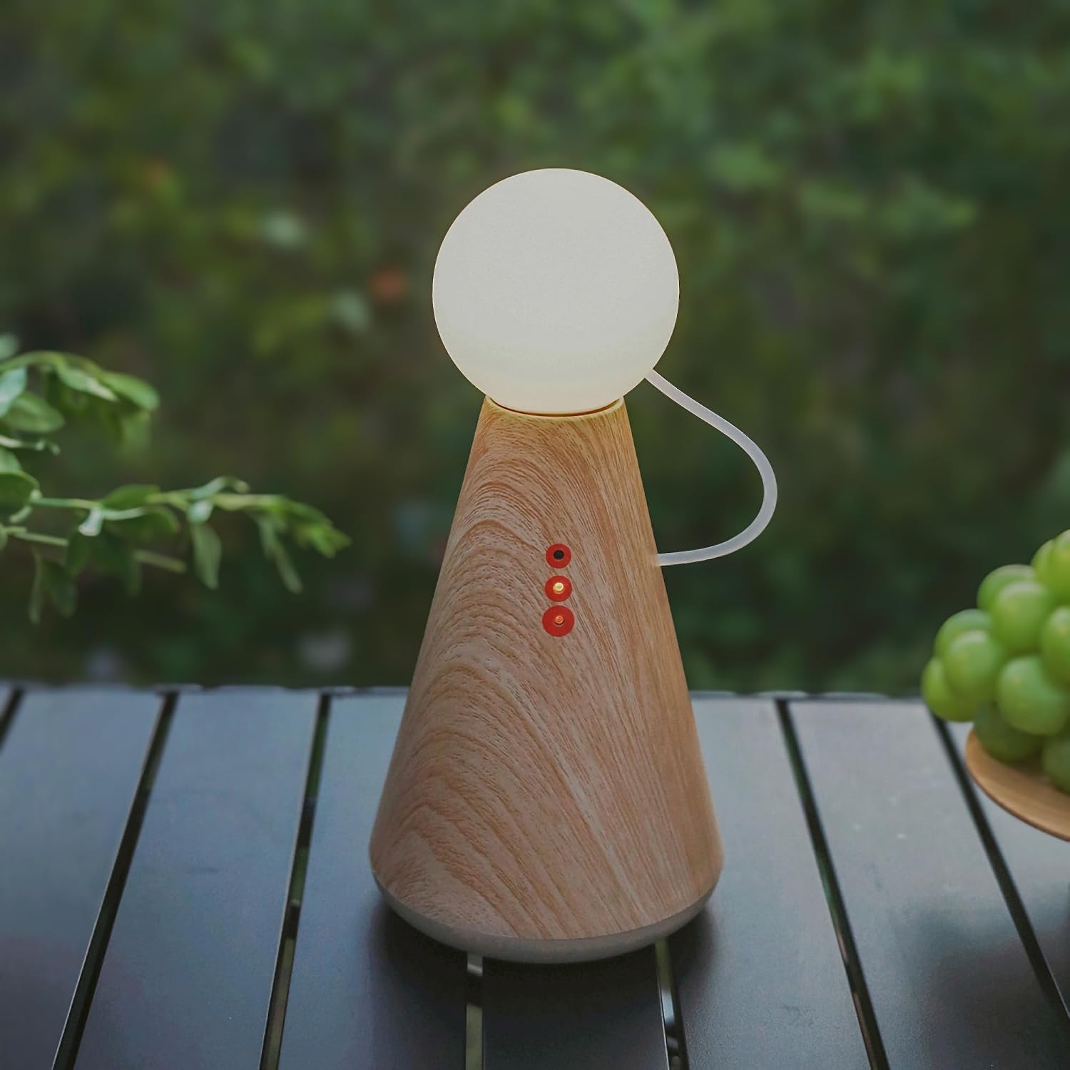 Urocza lampka nocna, nastrojowa, dekoracyjna. Zasilana baterią, 1800 mAh, port ładowania USB-C.