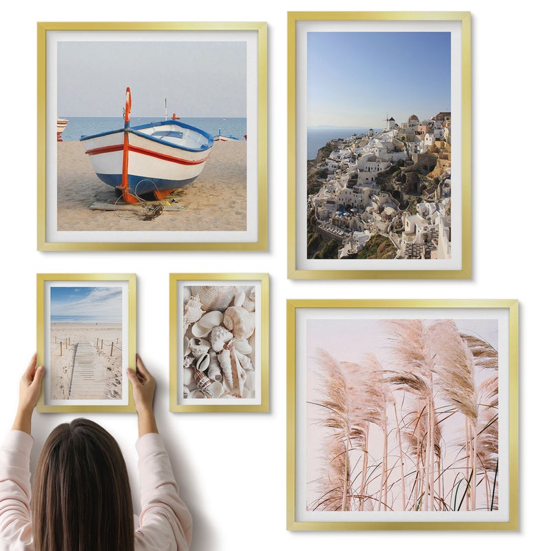 Galeria ścienna 5-częściowy komplet obrazów w złotych ramach - Krajobrazy nadmorskie z plażami i białymi budynkami - ArtPrintCave