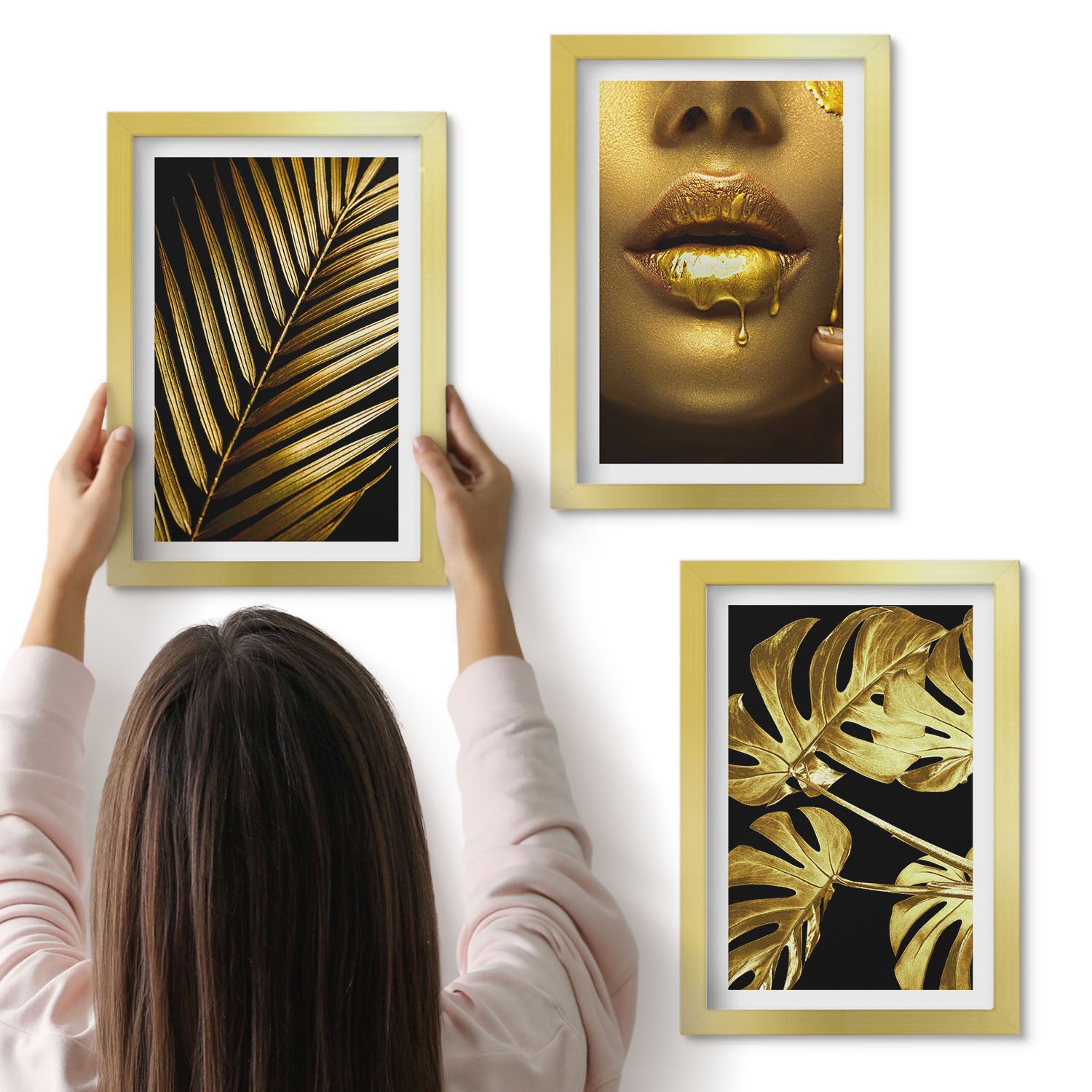 Galeria ścienna 3-częściowy komplet obrazów w złotych ramach - Liście palmowe twarz kobiety liście monstery - ArtPrintCave