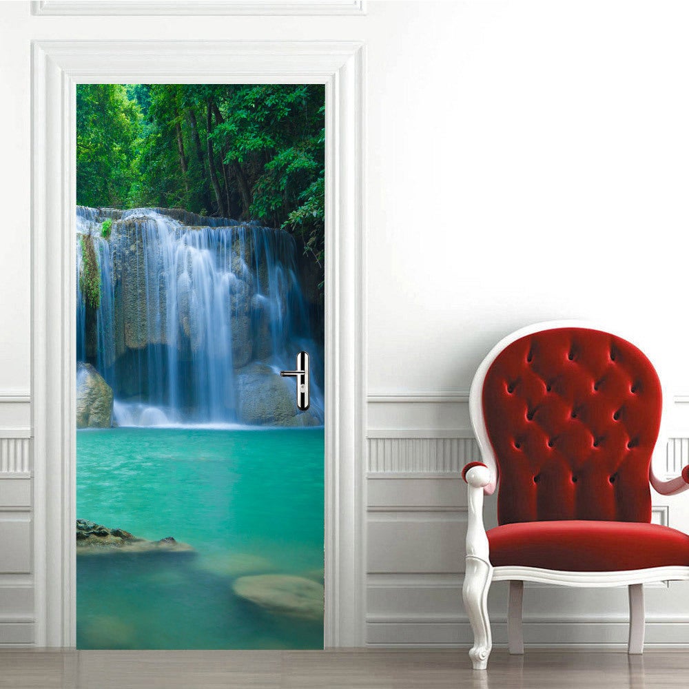 Naklejka na drzwi z efektem 3D – Trompe l'oeil – 77 x 200 cm – Tapeta z zielonym lasem i wodospadem – Samoprzylepne naklejki ścienne