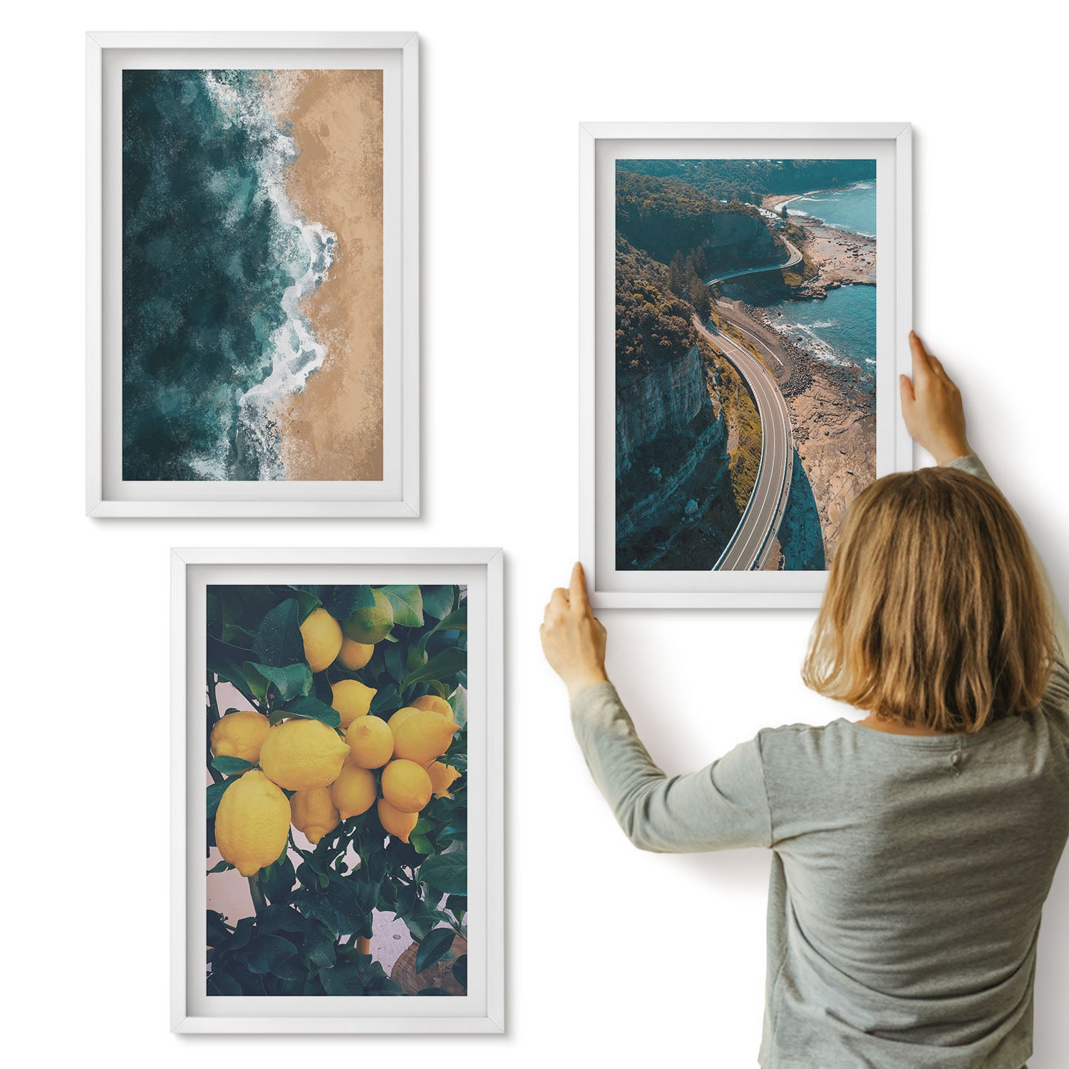 Galeria ścienna 3-częściowy komplet obrazów w białych ramach - Morze plaża cytryny krajobraz górski droga nadmorska - ArtPrintCave