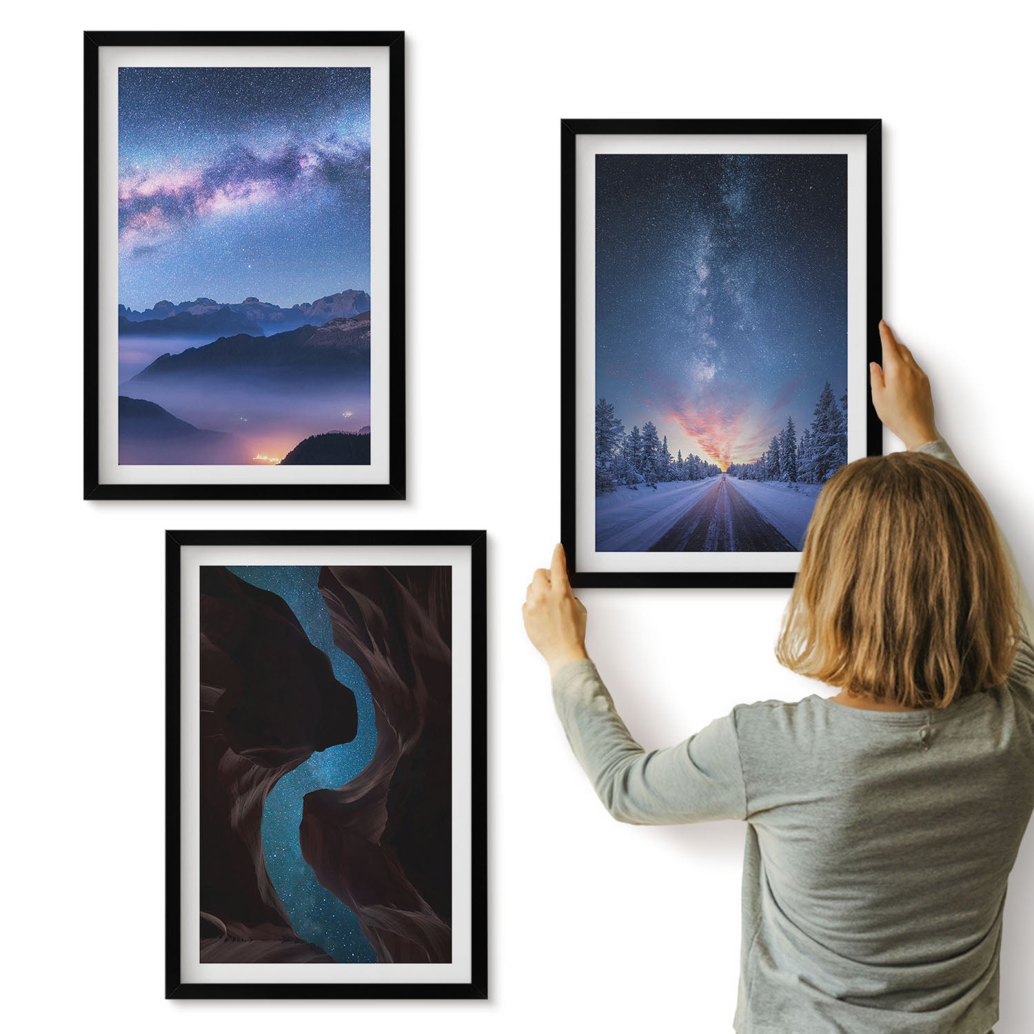 Galeria ścienna 3-częściowy komplet obrazów w czarnych ramach - Nocne niebo góry wąwóz i zimowy krajobraz - ArtPrintCave