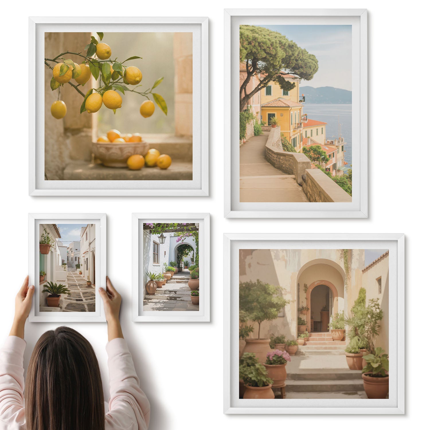 Galeria ścienna 5-częściowy komplet obrazów w białych ramach - Urokliwe uliczki i owoce w stylu śródziemnomorskim - ArtPrintCave