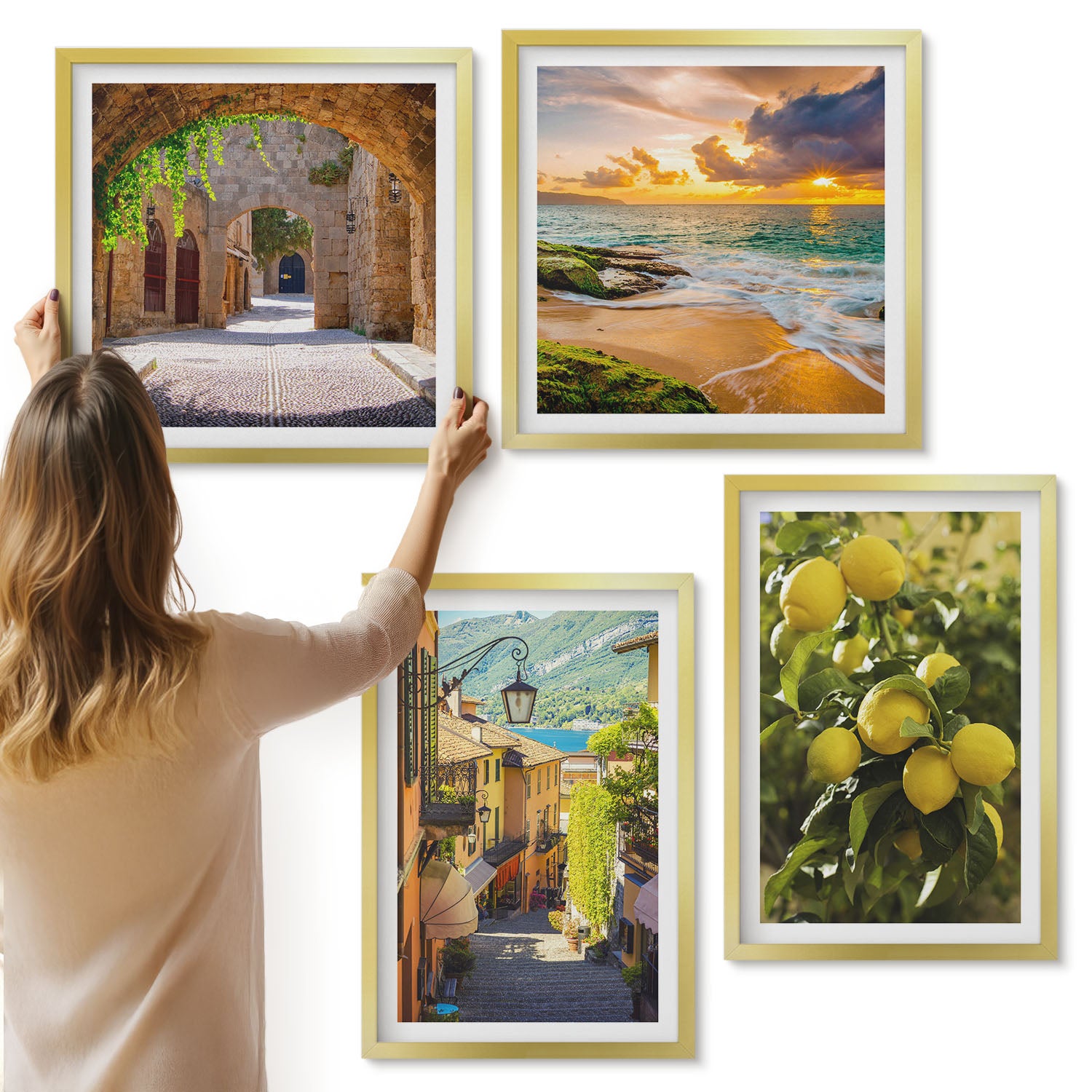 Galeria ścienna 4-częściowy komplet obrazów w złotych ramach - Malownicze uliczki morze plaża i cytrusy - ArtPrintCave