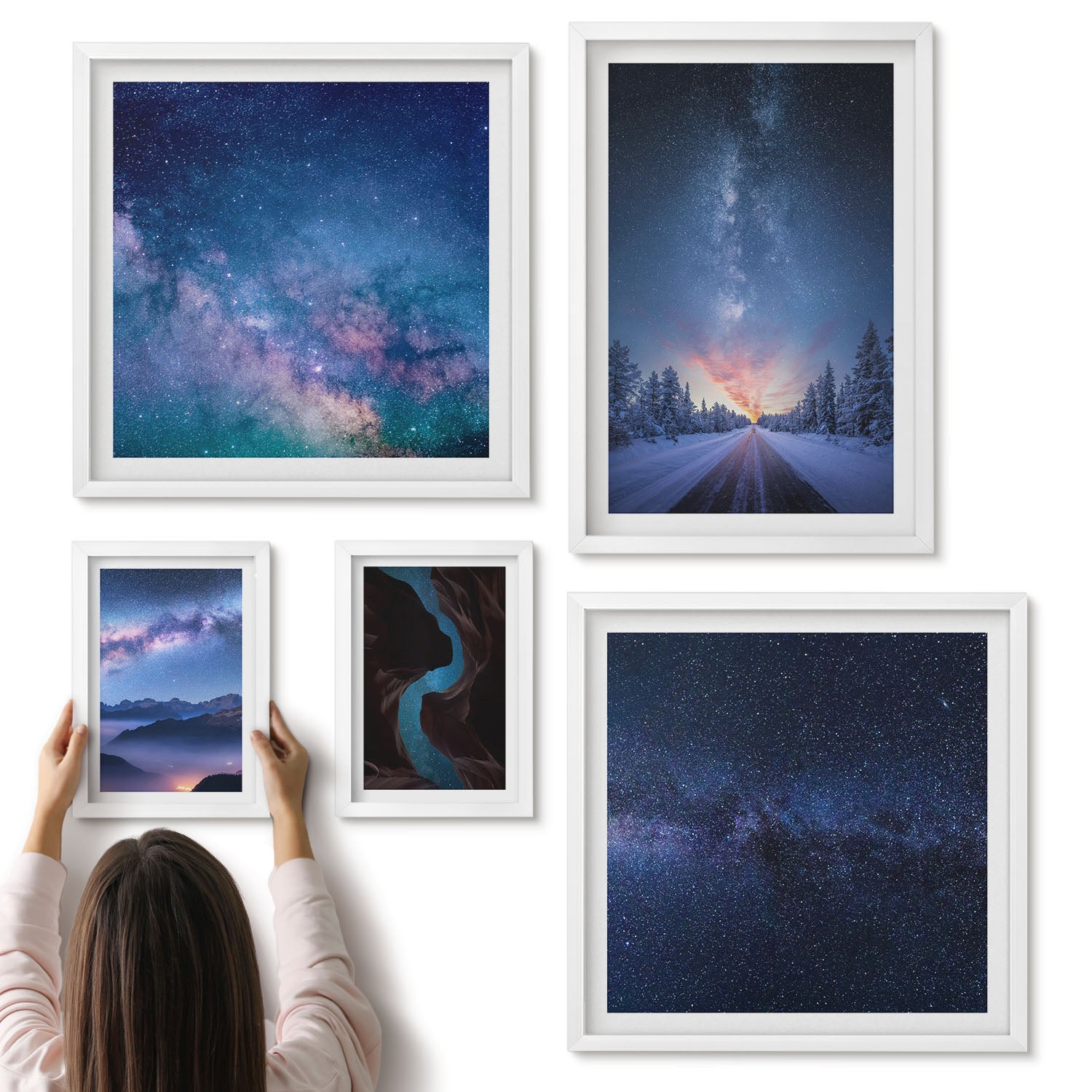 Galeria ścienna 5-częściowy komplet obrazów w białych ramach - Kosmiczne pejzaże nocne z galaktykami i krajobrazami - ArtPrintCave