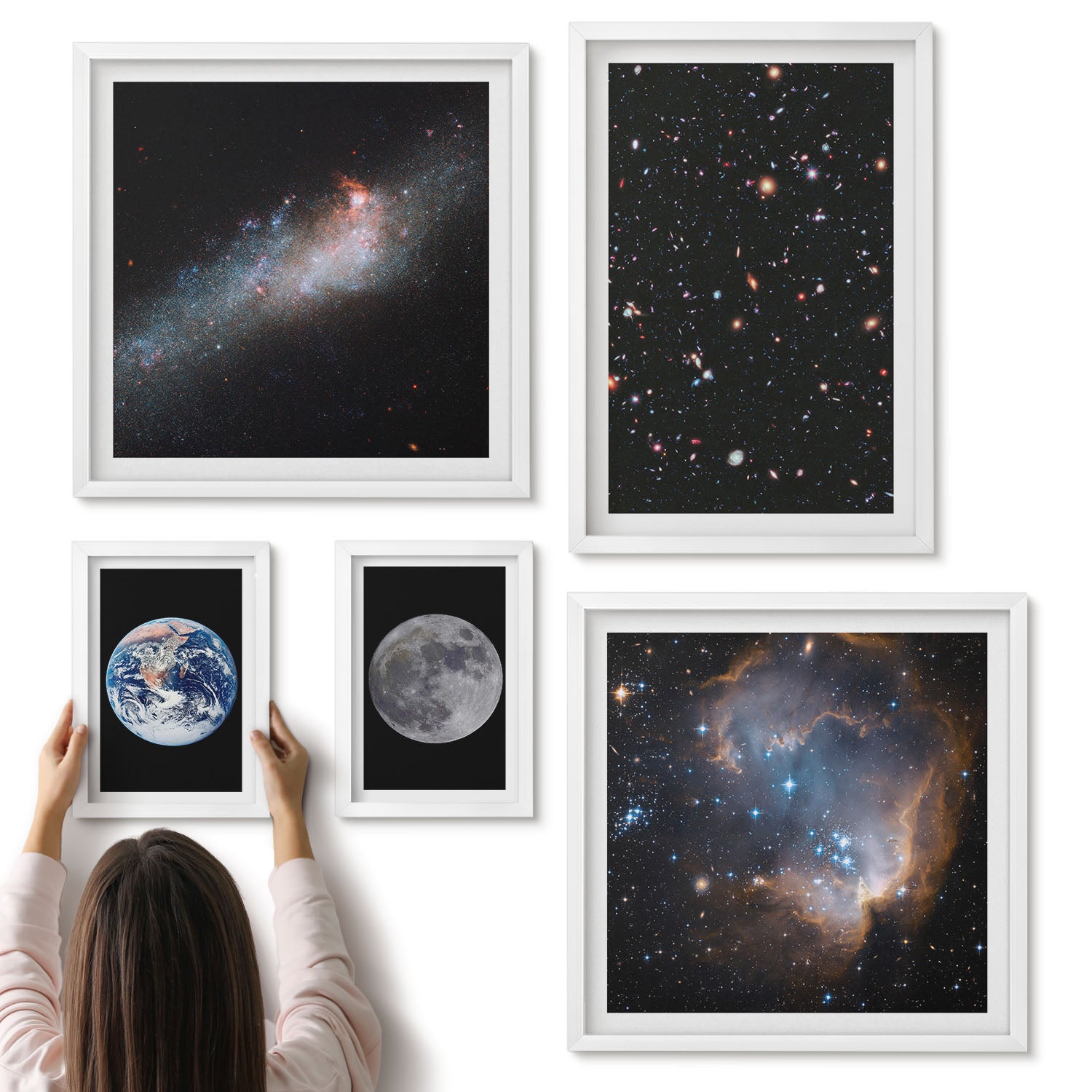 Galeria ścienna 5-częściowy komplet obrazów w białych ramach - Kosmiczne pejzaże galaktyki i układu słonecznego - ArtPrintCave
