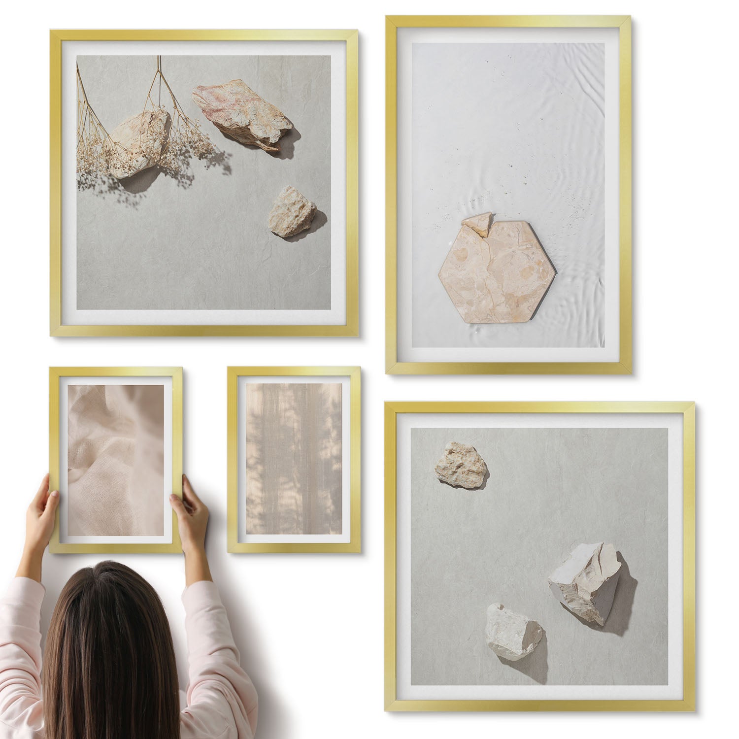Galeria ścienna 5-częściowy komplet obrazów w złotych ramach - Subtelne tekstury w stylu naturalnym boho - ArtPrintCave