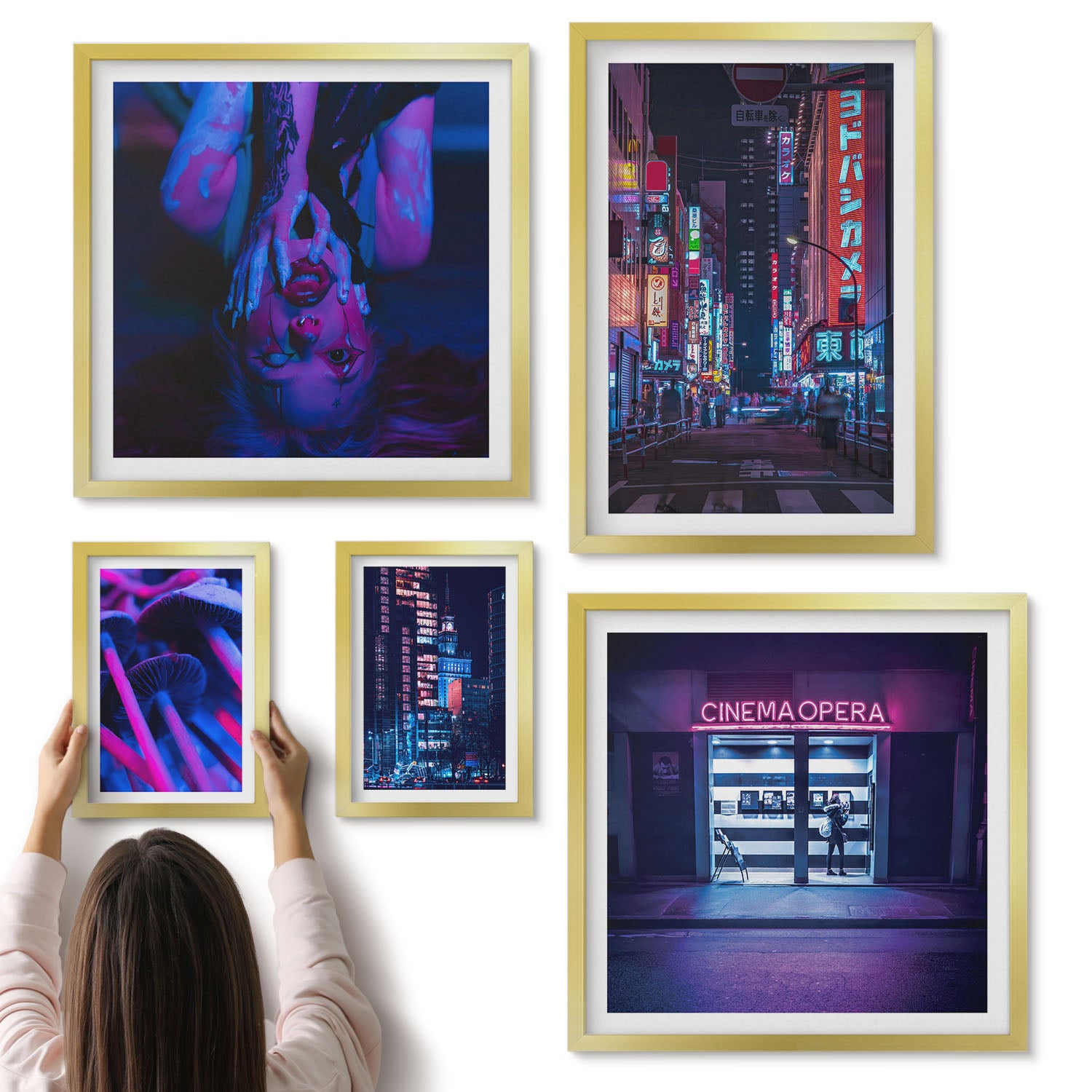 Galeria ścienna 5-częściowy komplet obrazów w złotych ramach - Neonowe nocne widoki miast z klimatem urbanistycznym - ArtPrintCave