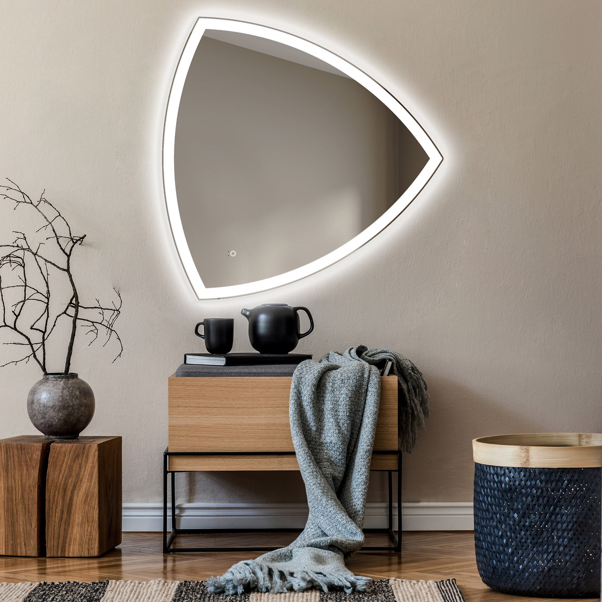 Asymetryczne lustro z oświetleniem LED Łazienka (64x64cm) Jasne lustro z oświetleniem | Chłodna biel 7000K