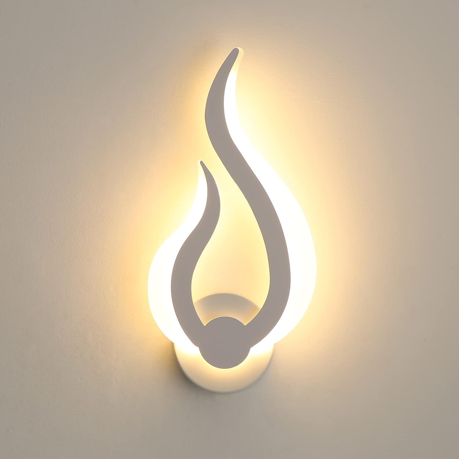 Kinkiet wewnętrzny, nowoczesna lampa ścienna LED 10W, ciepła biel 3000K, wysokość 31 cm, kształt płomienia, akryl, lampka nocna