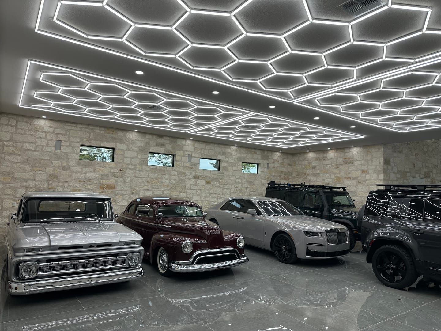 Lampa sufitowa Hexagon biała LED 650W 4000K-4500K 120-130 lm/W modułowa wym: 483 x 243 cm Blaupunkt