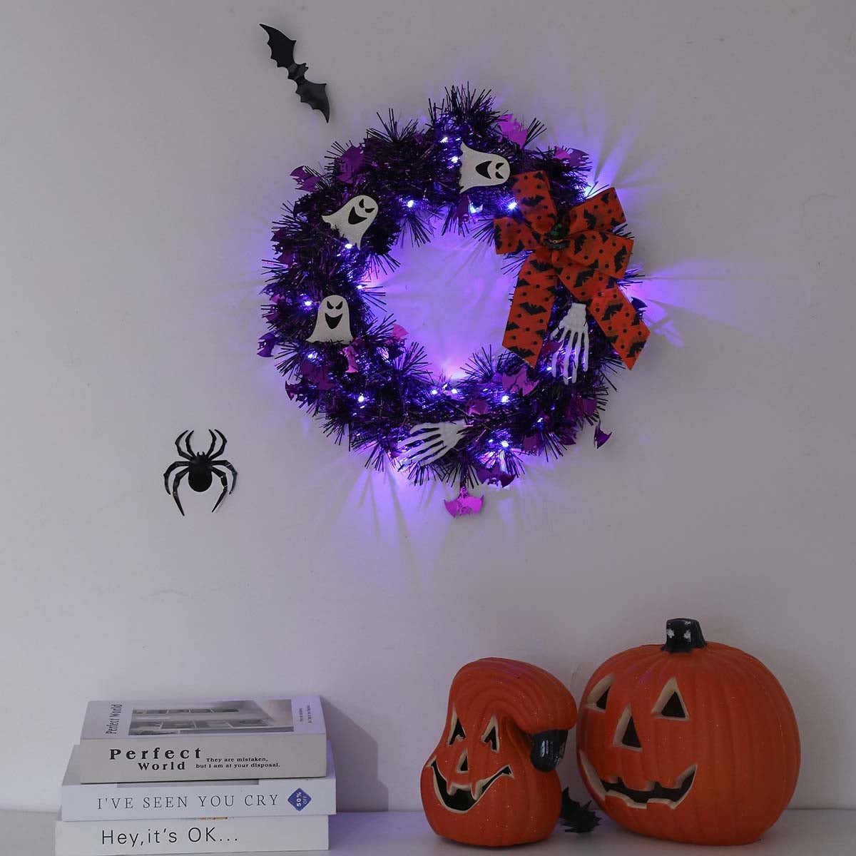 Straszna korona halloweenowa z duchem i światłem LED, sztuczna dekoracja na drzwi wejściowe, idealny efekt grozy na imprezę i ścianę zewnętrzną