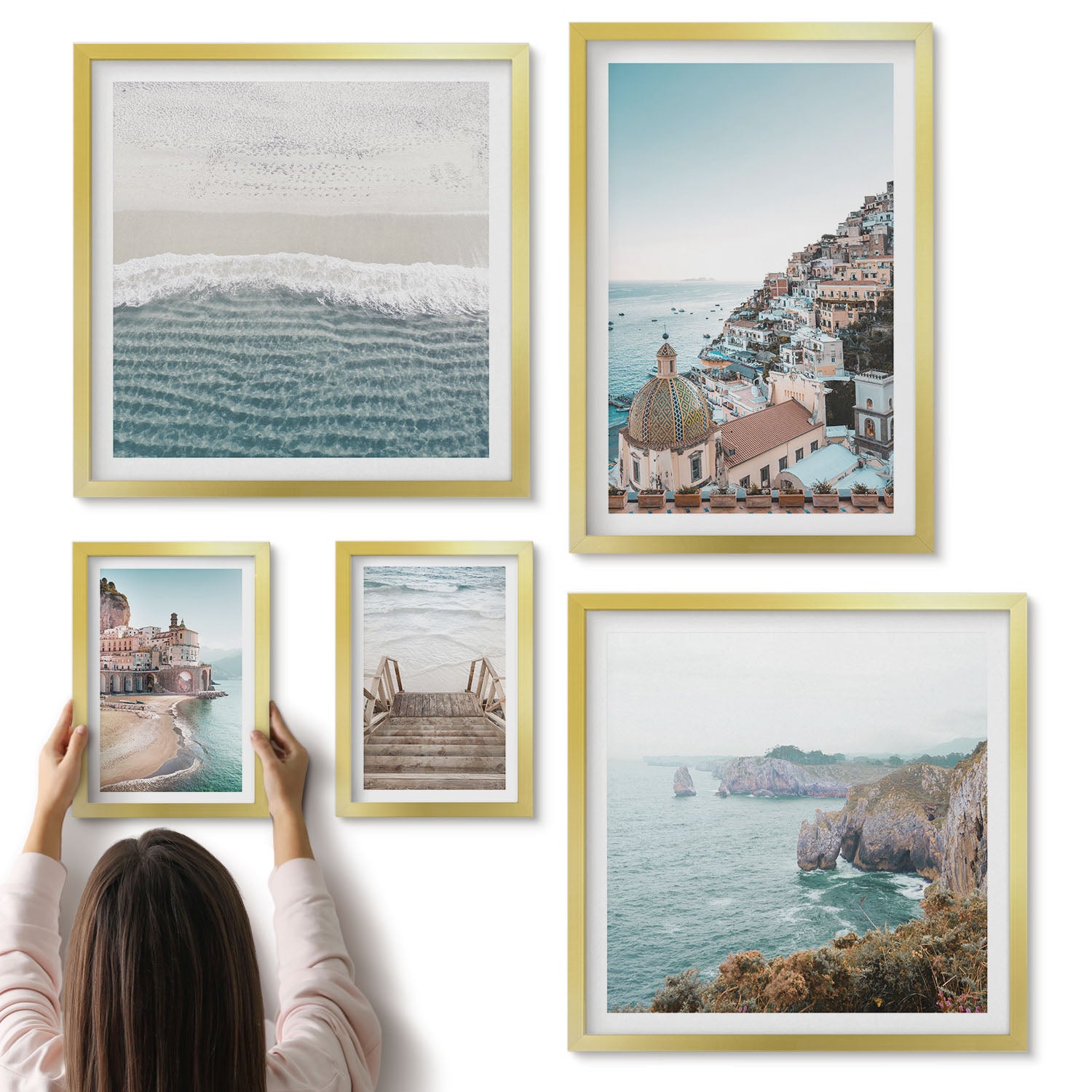 Galeria ścienna 5-częściowy komplet obrazów w złotych ramach - Krajobrazy nadmorskie z urokliwymi miasteczkami i plażami - ArtPrintCave