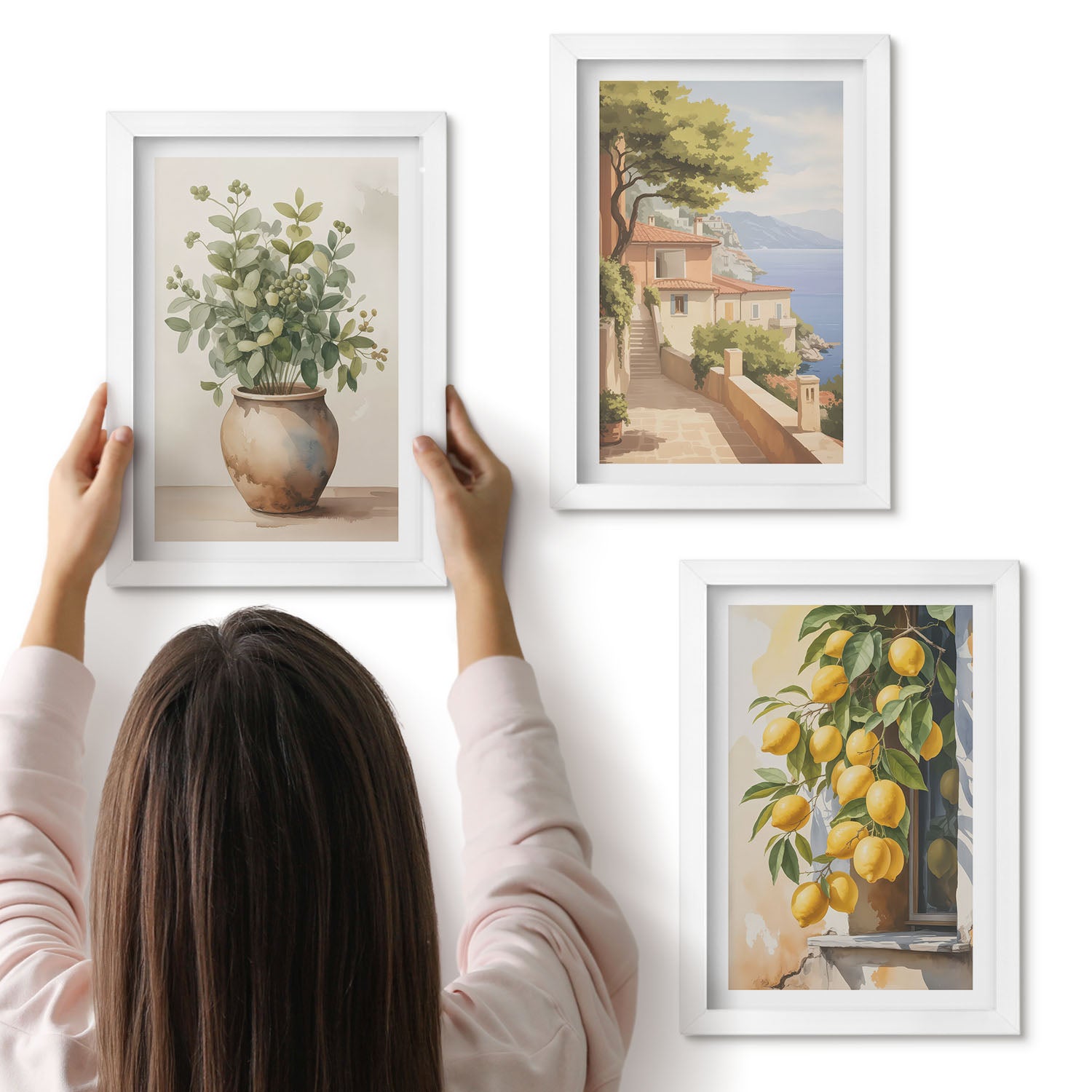 Galeria ścienna 3-częściowy komplet obrazów w białych ramach - Kwiaty w wazonie widok na morze i cytryny - ArtPrintCave