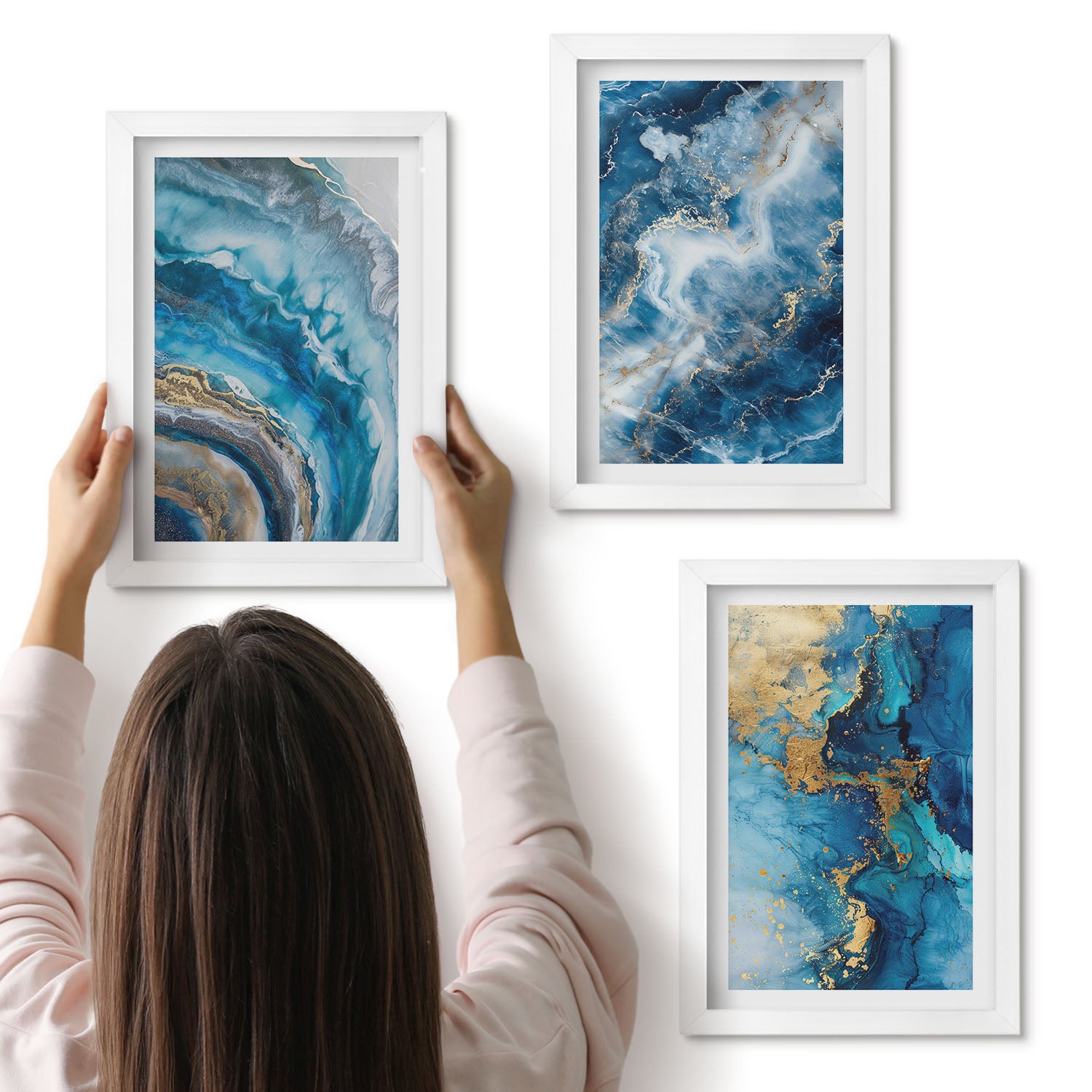 Galeria ścienna 3-częściowy komplet obrazów w białych ramach - Niebieskie abstrakcyjne wzory w trzech obrazach - ArtPrintCave