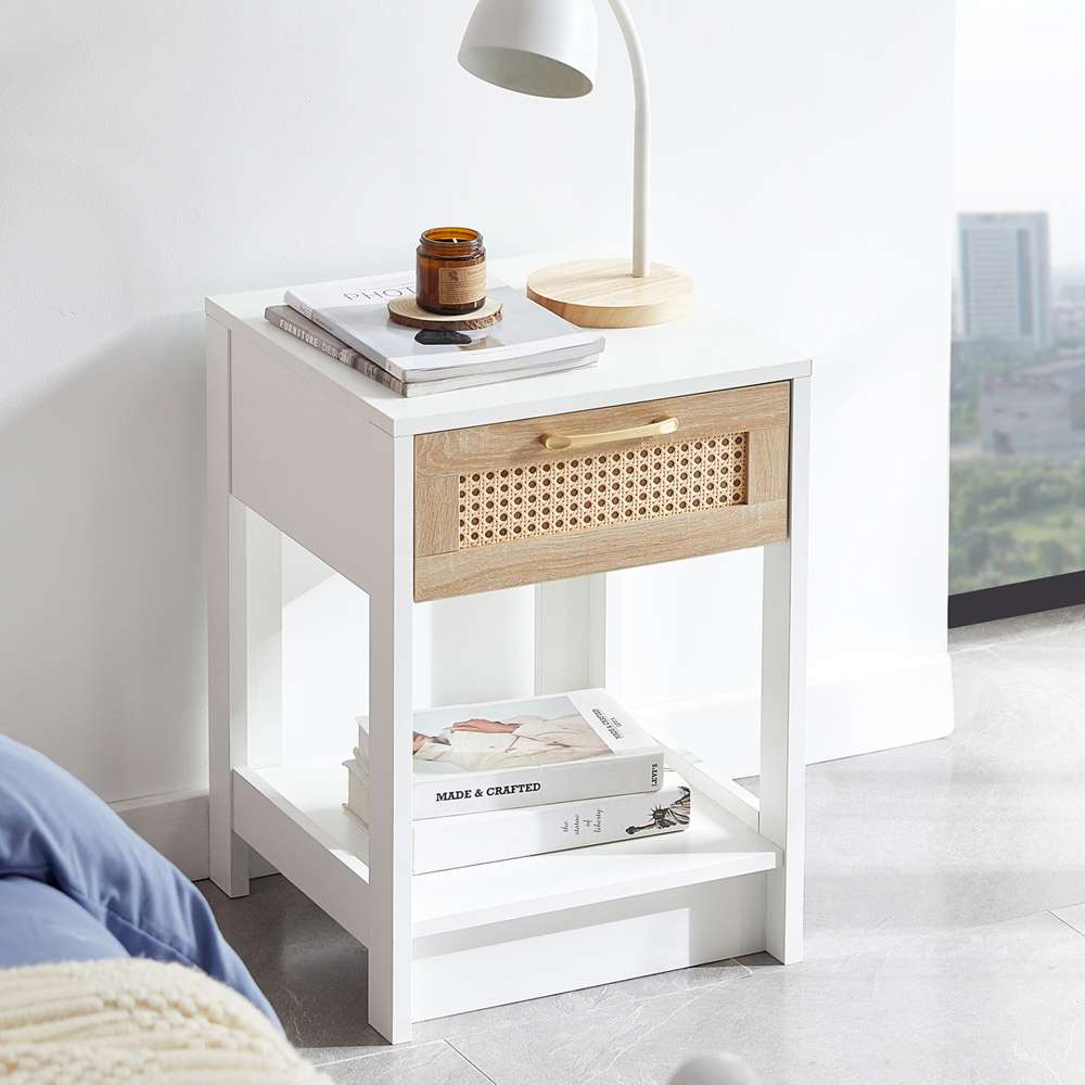 Stolik boczny z rattanu z szufladą, nowoczesna szafka nocna do salonu i sypialni H55/B40/T40 cm, naturalny i trwały design