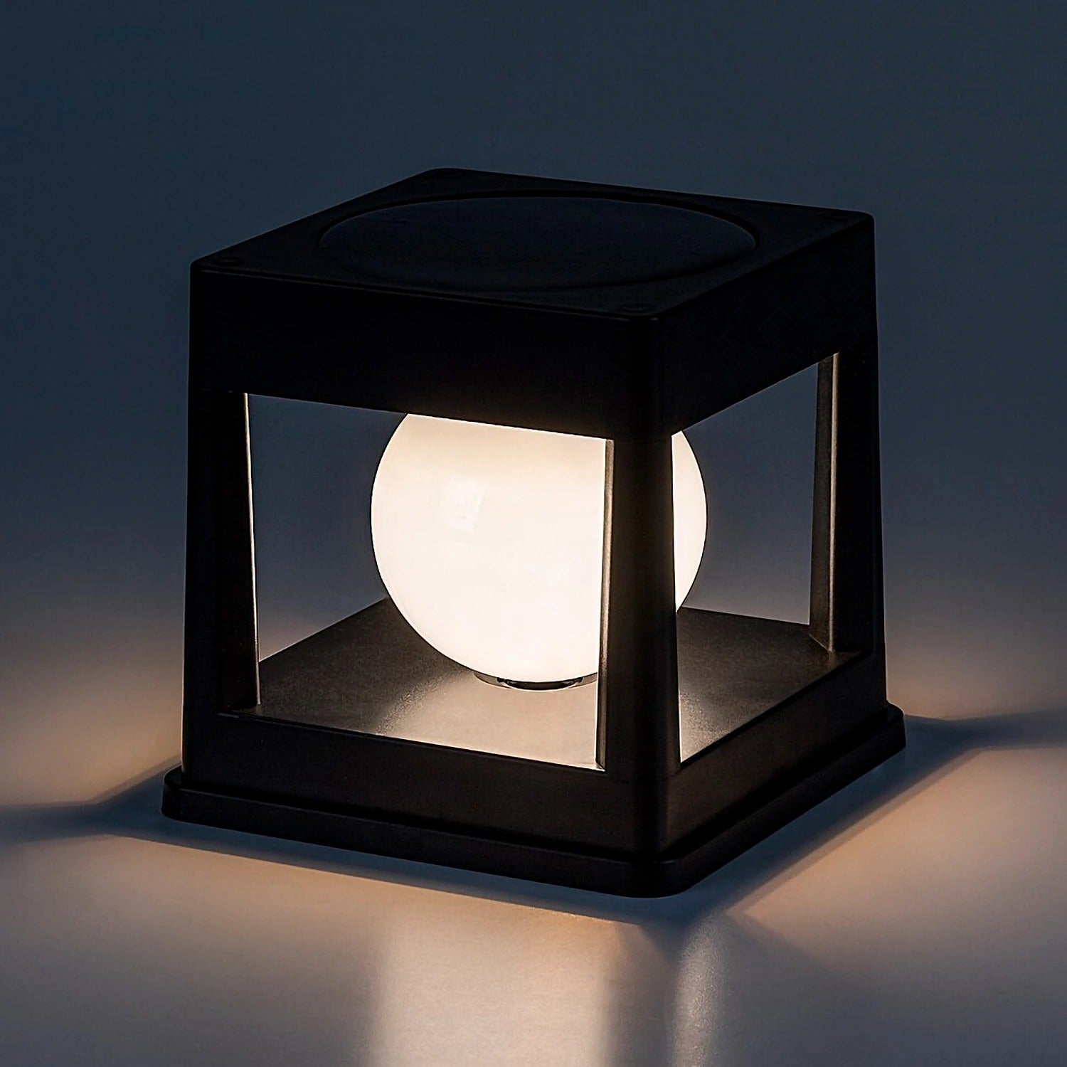 Lampa gruntowa wbijana solarna Holne czarno-biała LED 0.3W 2500K-3000K 6lm wym: 11,5 x 10,5 x 10,5 cm tworzywo sztuczne Rabalux