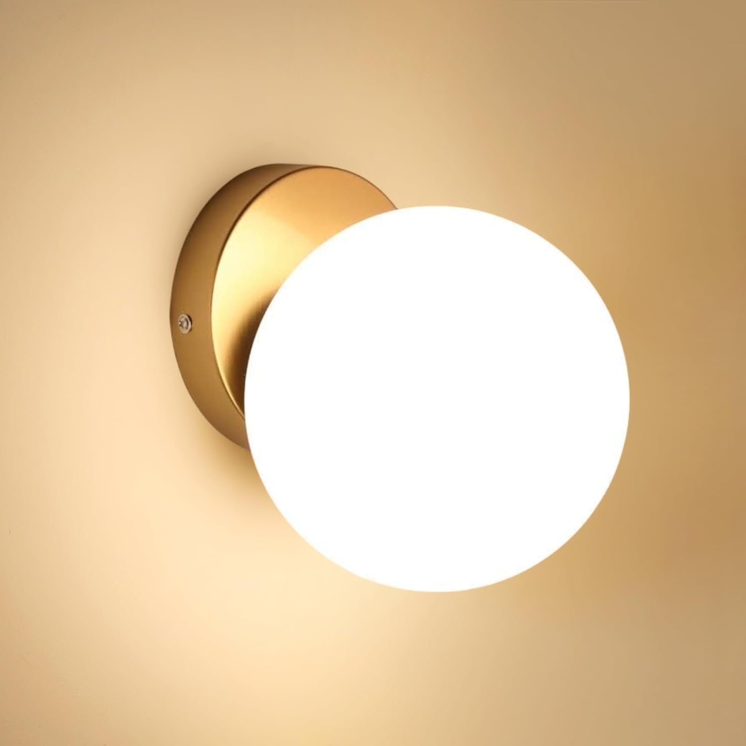 Nowoczesna złota lampa ścienna, kinkiet z kulą E27, klosz szklany 15 cm, wewnętrzna lampa ścienna do sypialni, salonu, korytarza, bez
