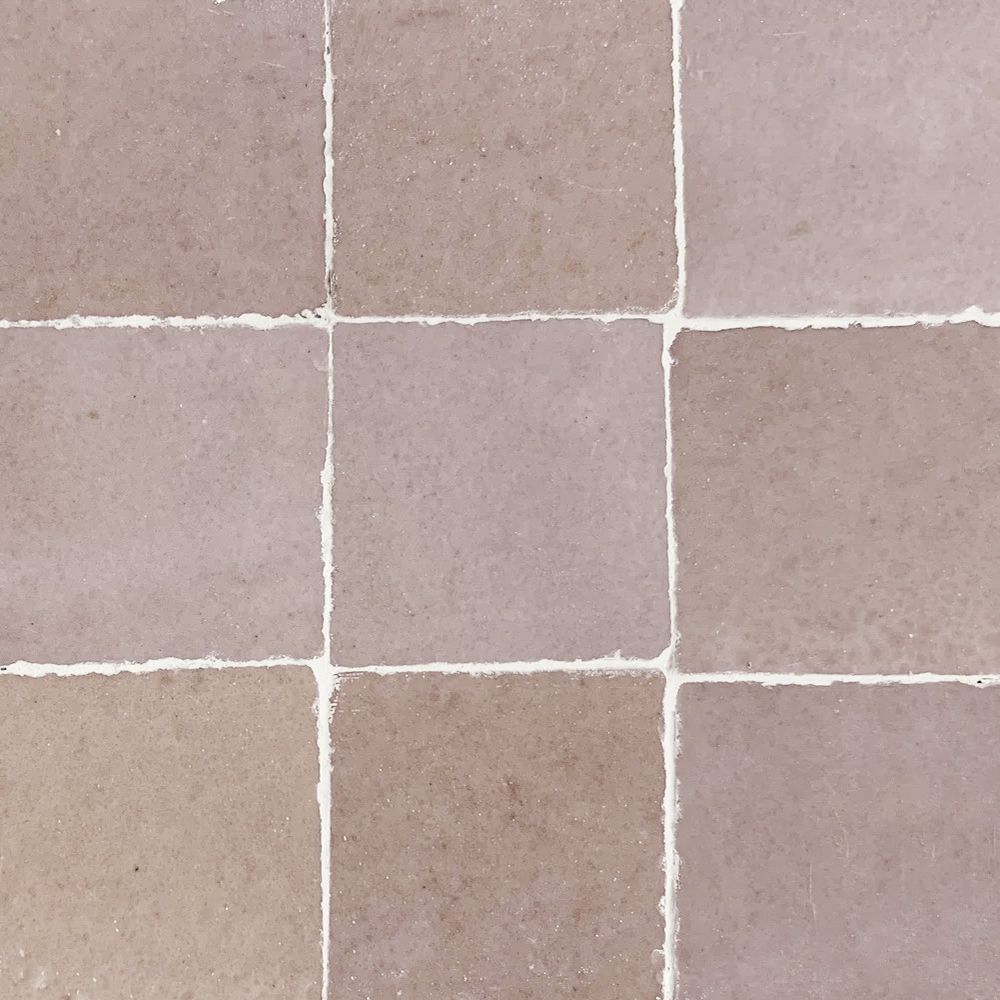 Zellige "Pink Grape" – patchwork płytek Zellige w kolorze różowym 10×10 cm – 100 szt., 1 m² – płytki ścienne do łazienek i kuchni.
