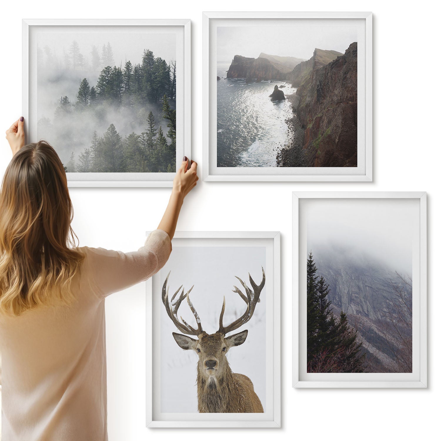 Galeria ścienna 4-częściowy komplet obrazów w białych ramach - Krajobraz górski z mgłą wodą i jeleniem - ArtPrintCave