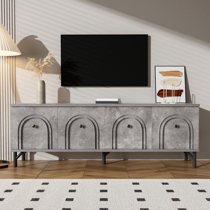 Nowoczesna, czterodrzwiowa szafka RTV z cichymi zawiasami i eleganckim designem, idealna do salonu i pokoju multimedialnego