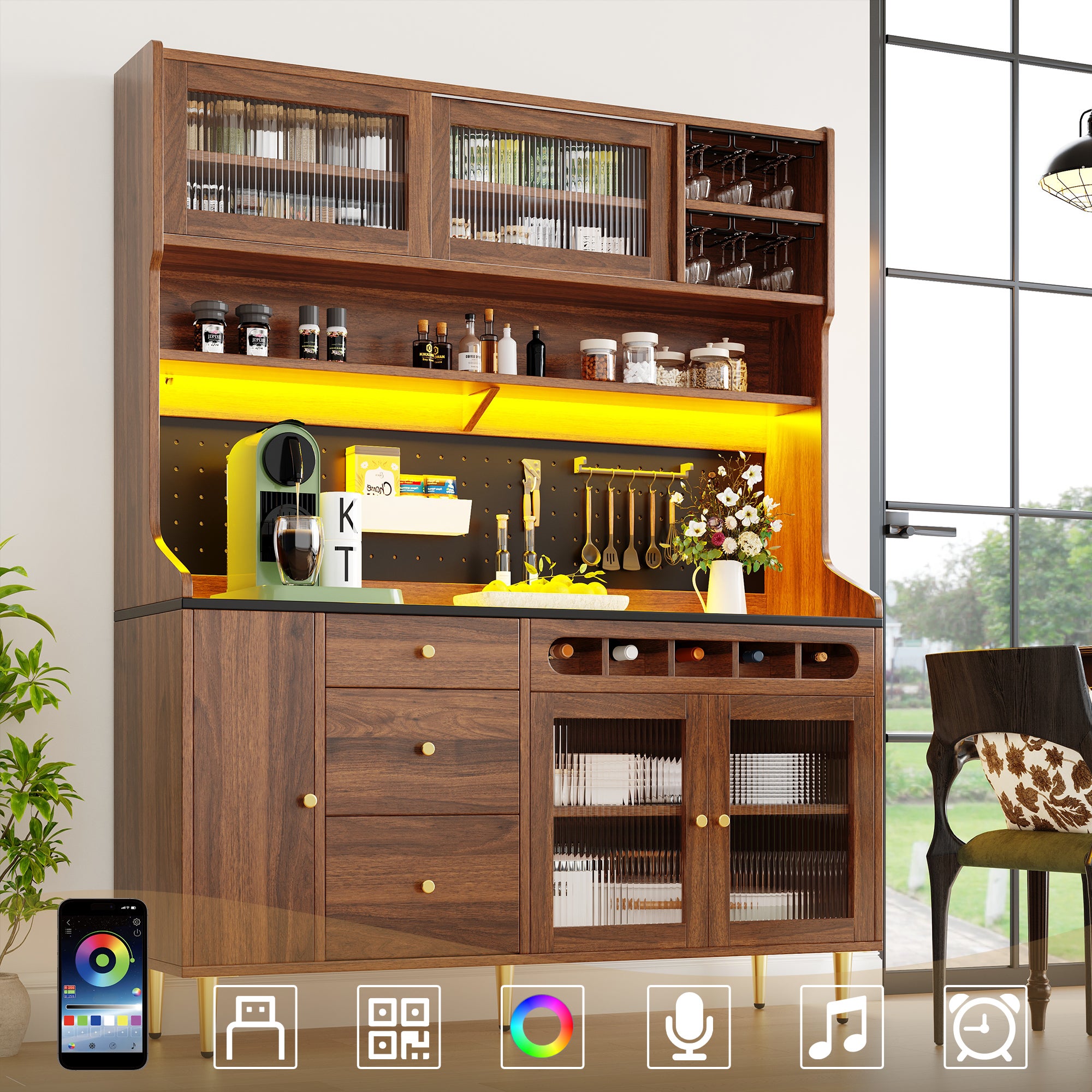 Wysoka komoda kuchenna z 5 drzwiami, 4 szufladami i stojakiem na wino - 145 x 39 x 171 cm - MDF i szkło - Diody LED - Orzech