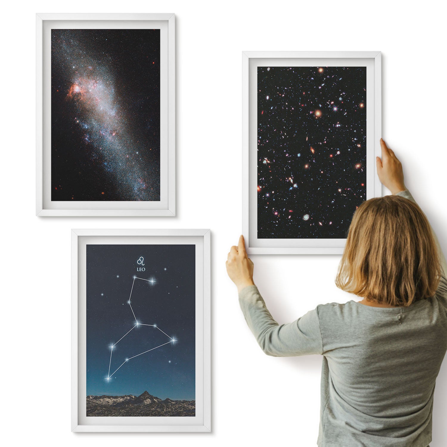 Galeria ścienna 3-częściowy komplet obrazów w białych ramach - Galaktyka konstelacja Lwa i przestrzeń kosmiczna - ArtPrintCave