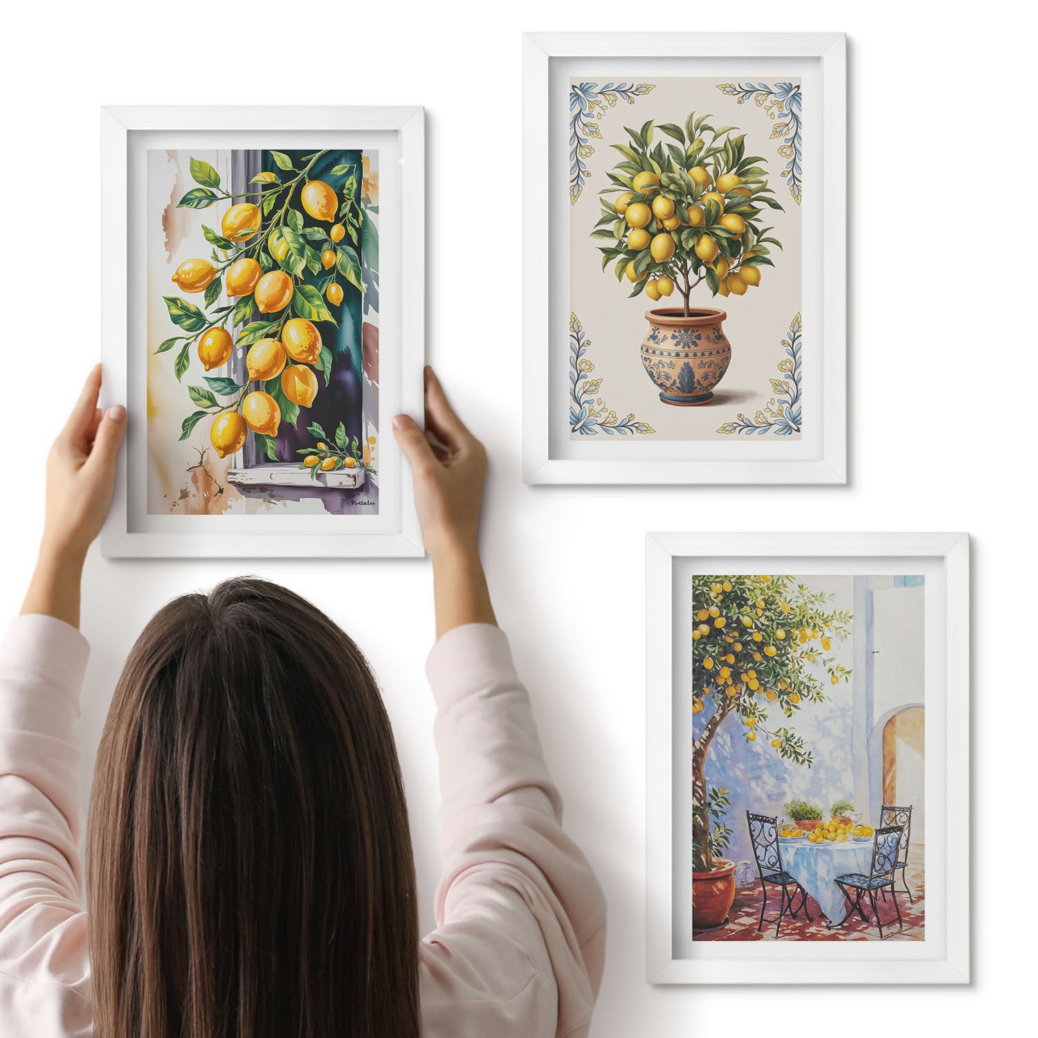 Galeria ścienna 3-częściowy komplet obrazów w białych ramach - Cytrynowe drzewa i owoce w słonecznej scenerii - ArtPrintCave