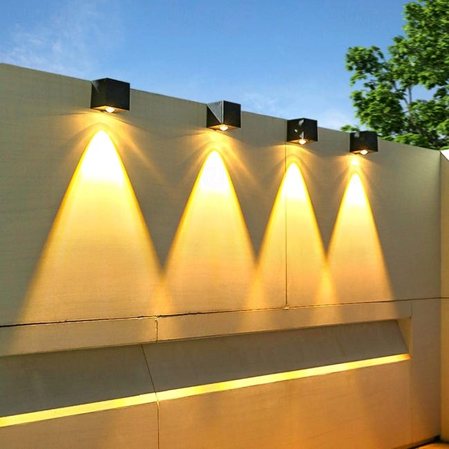 Zestaw 4 zewnętrznych lamp solarnych ściennych, wodoodpornych, do ogrodu, na taras, dziedziniec, drzwi wejściowe, balkon, garaż, chodnik (ciepłe świa