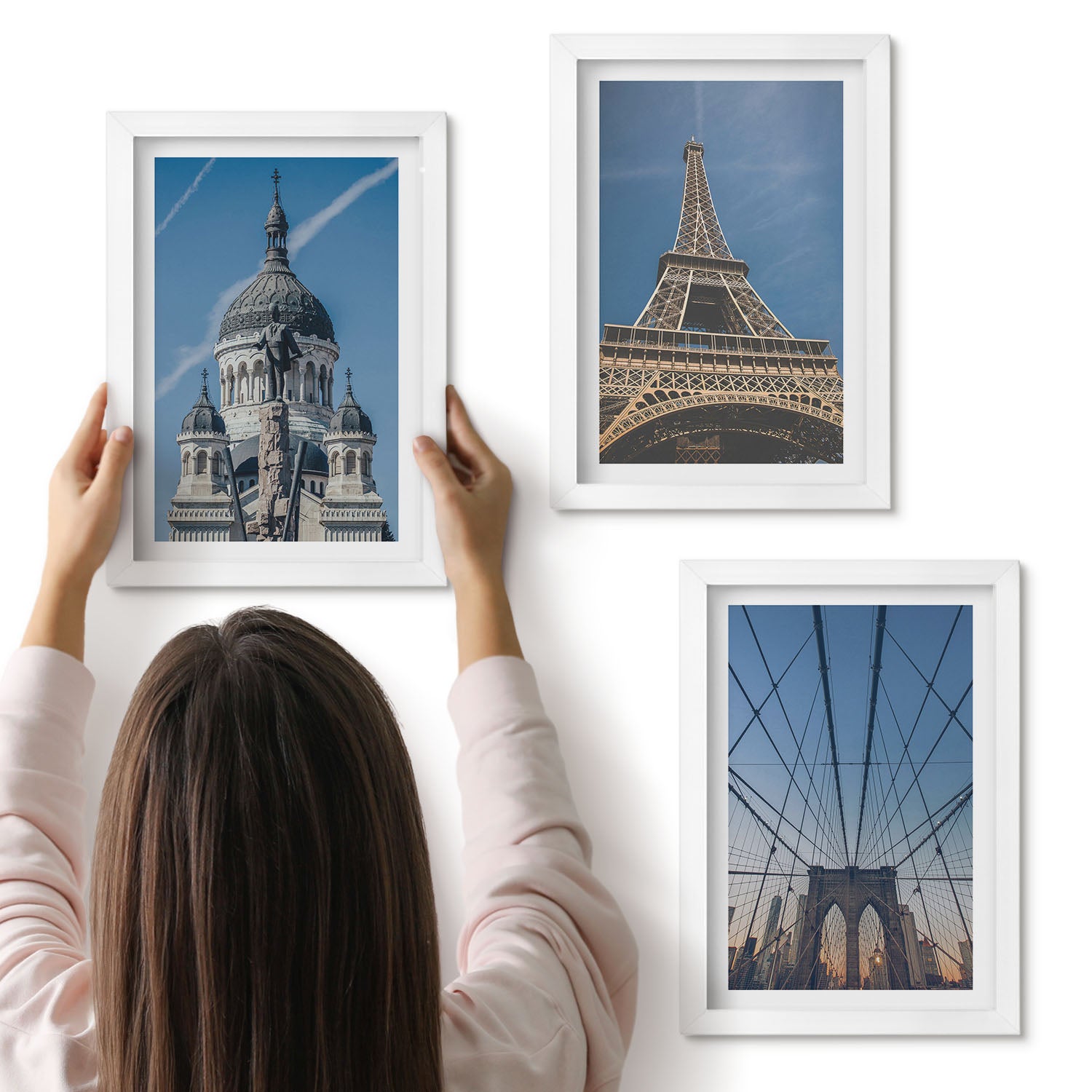 Galeria ścienna 3-częściowy komplet obrazów w białych ramach - Widoki znanych budowli z różnych miast świata - ArtPrintCave