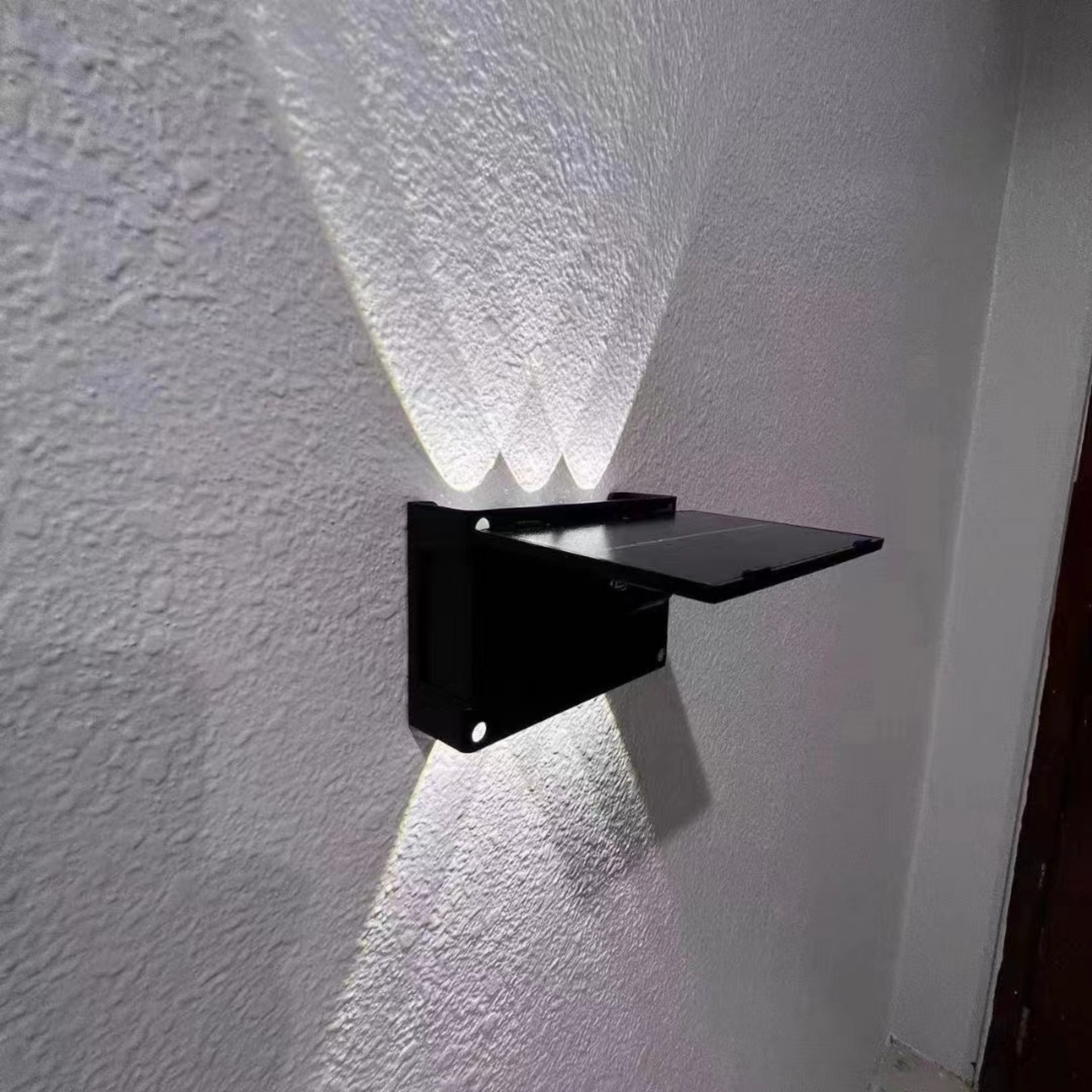 Solarna lampa ścienna Cool Light z 6 diodami LED 10W 2000mAH
