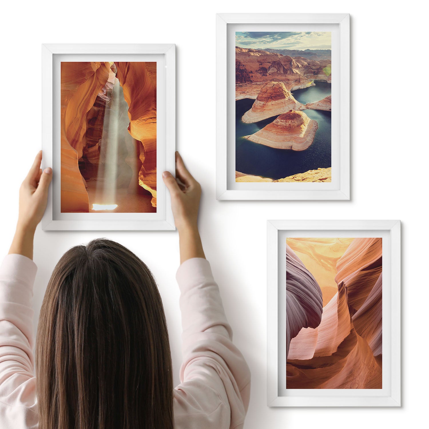 Galeria ścienna 3-częściowy komplet obrazów w białych ramach - Wodospad w wąwozie formacje skalne w kanionie - ArtPrintCave