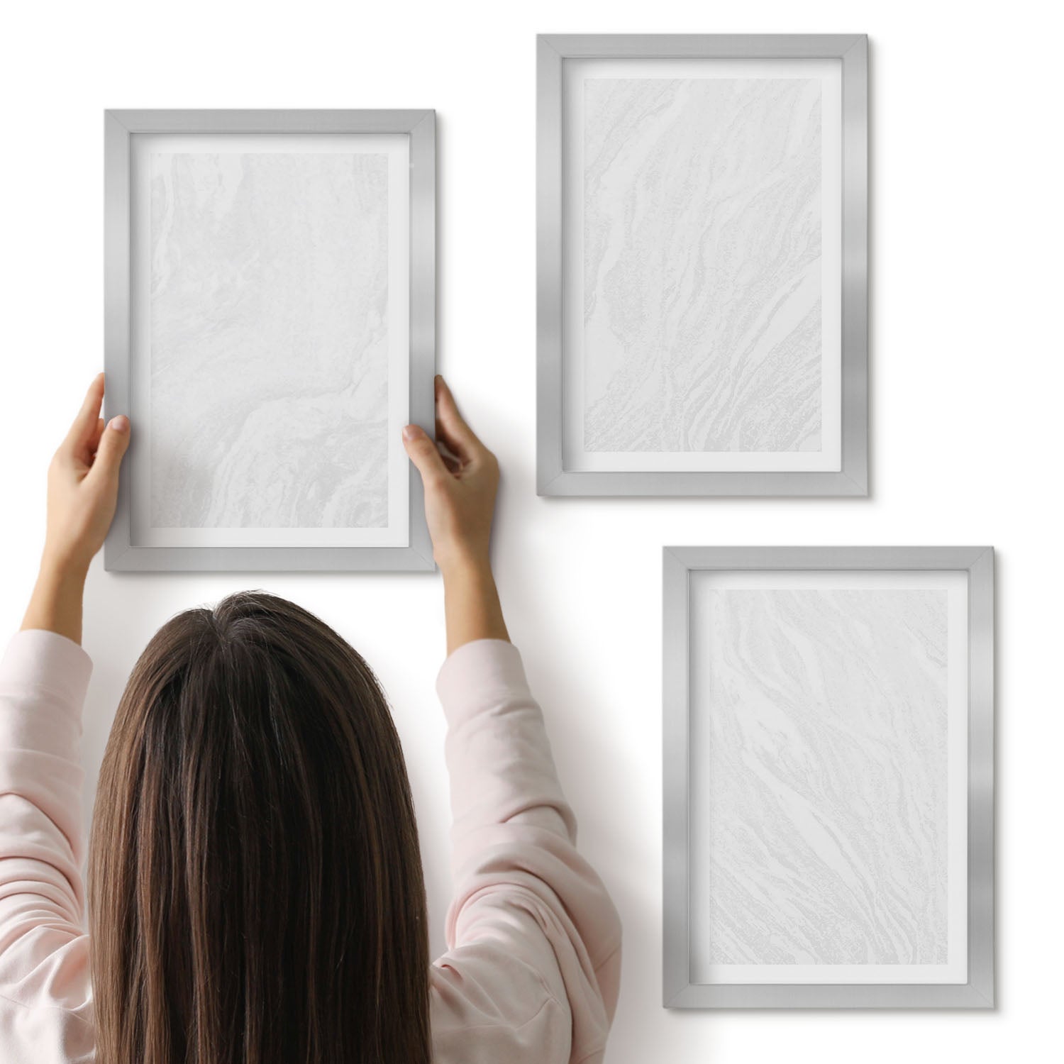 Galeria ścienna 3-częściowy komplet obrazów w srebrnych ramach - Elegancki marmur linearna struktura kamienna - ArtPrintCave