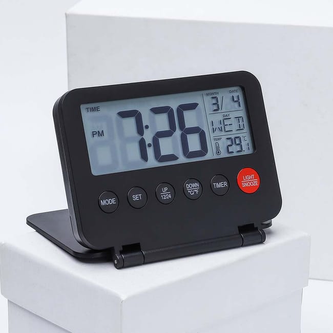 Składany cyfrowy budzik podróżny z kalendarzem, temperaturą, timerem, ekranem LCD, drzemką, czasem 12/24-godzinnym, timerem odliczającym, zasilany bat