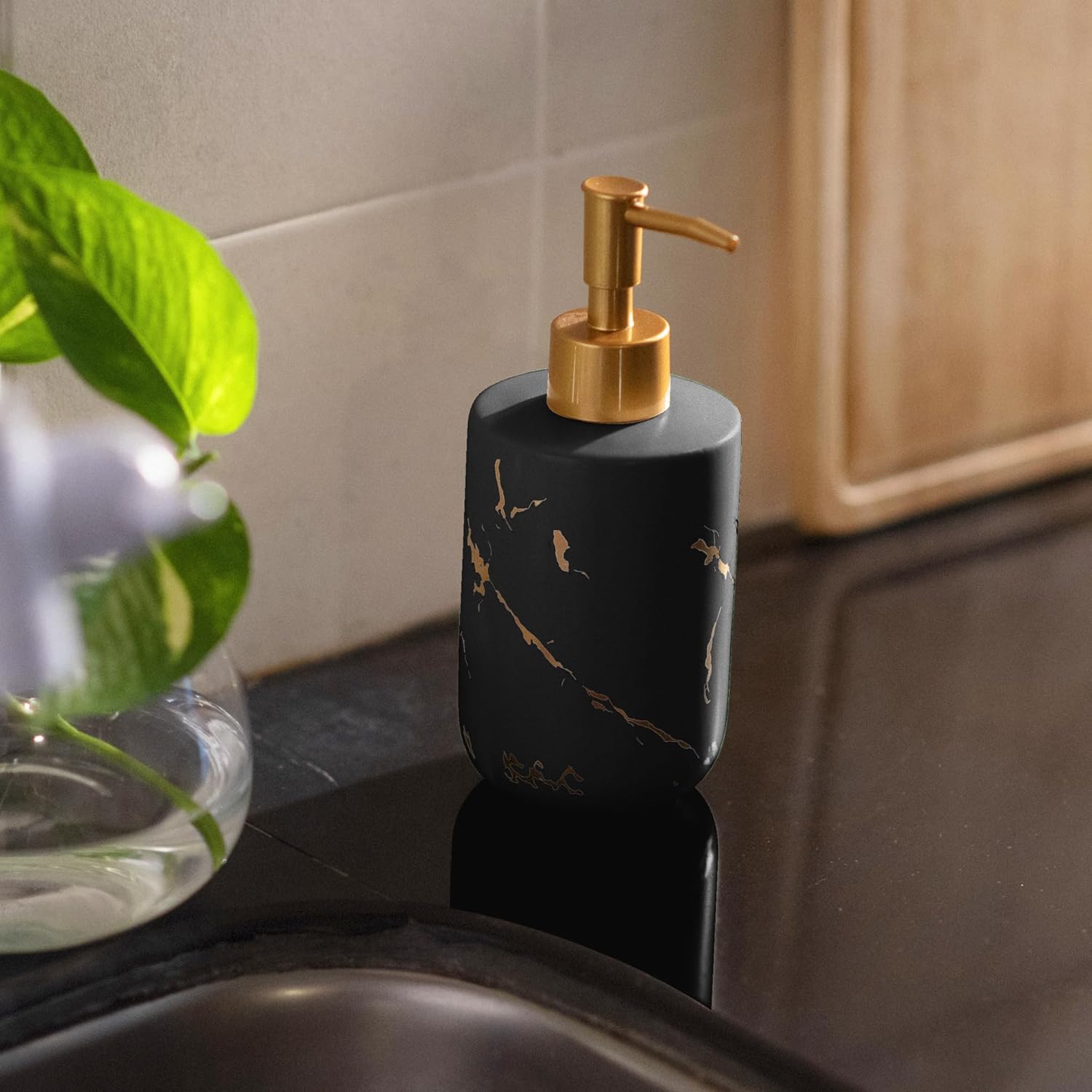 Dozownik do Mydła pod Prysznic Ceramiczny 400ML | Dozownik do Mydła do Łazienki | Dozownik do Mydła w Płynie do Naczyń Pompka do Mydła (Czarny)