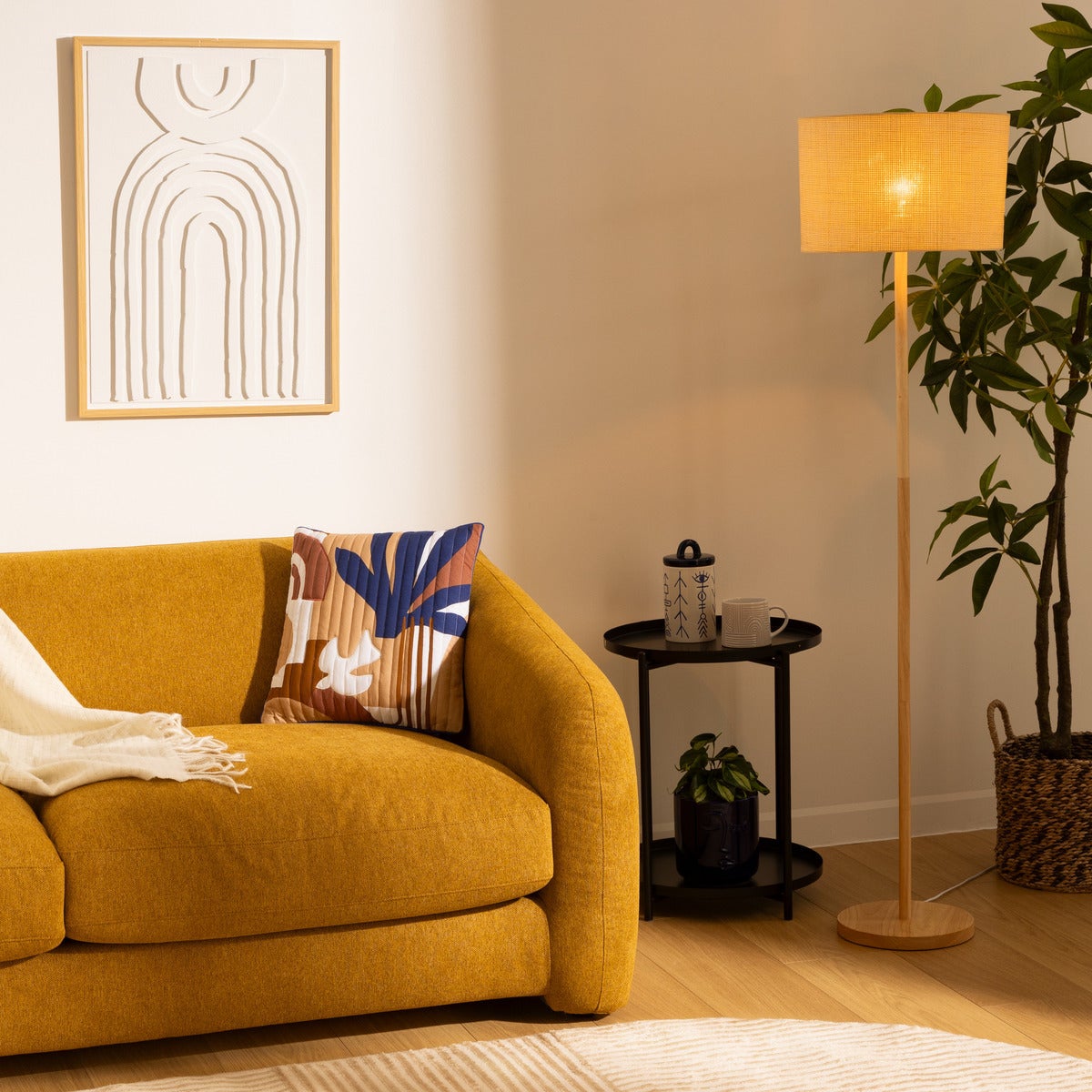 Lampa podłogowa Atmosphera Della z drewna sosnowego 40W 149,5 cm