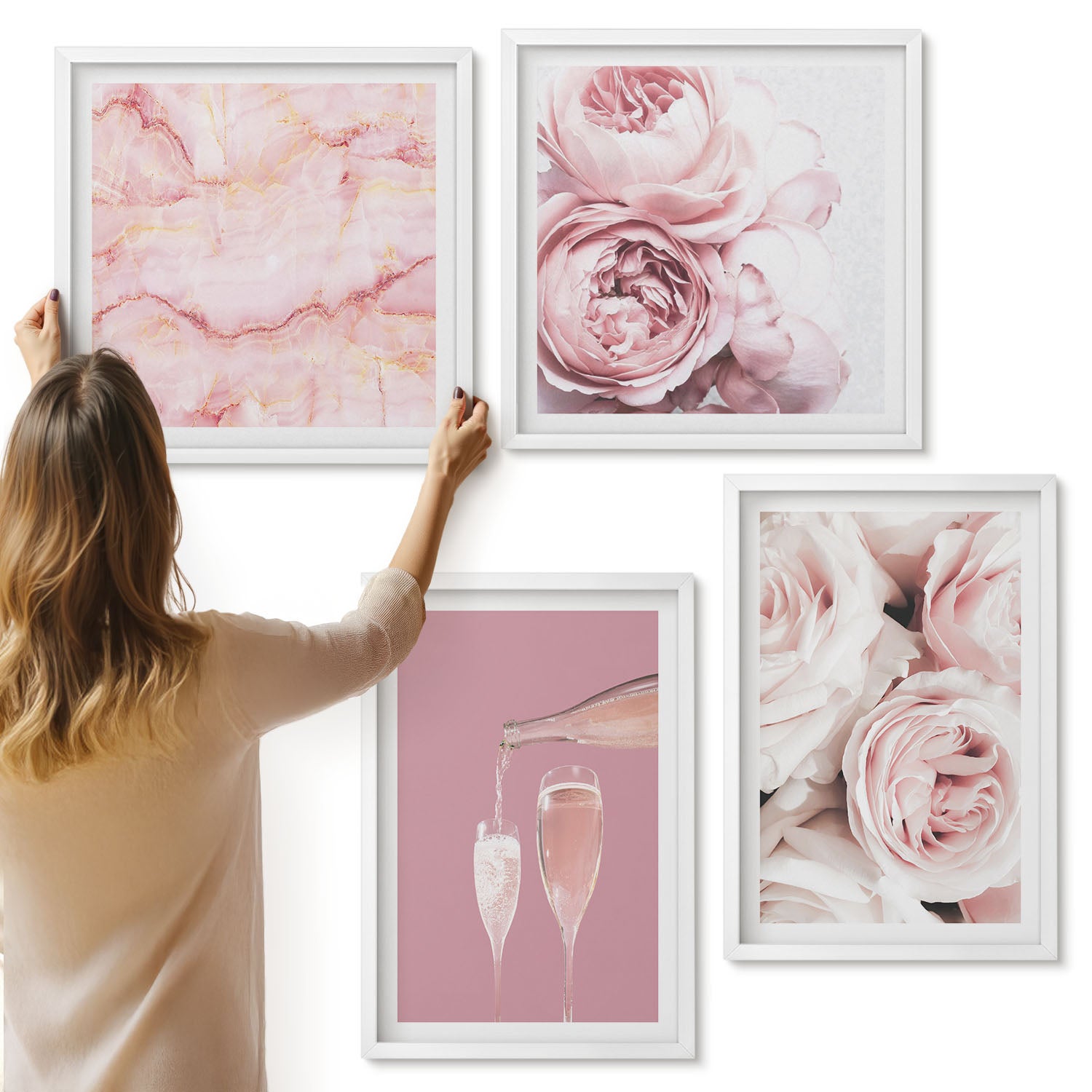 Galeria ścienna 4-częściowy komplet obrazów w białych ramach - Róże szampan i marmurowe tło w pastelowych kolorach - ArtPrintCave