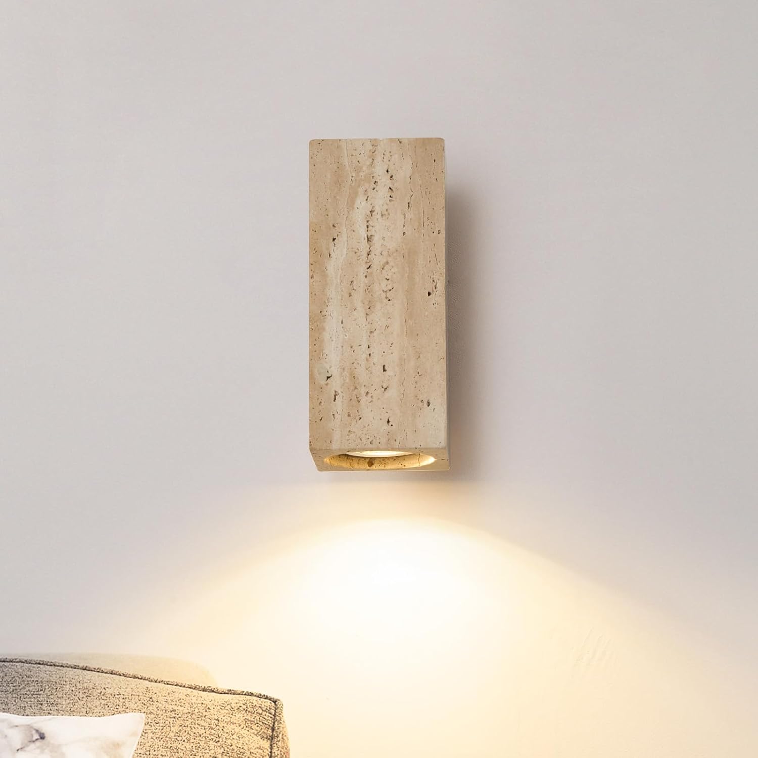 Żółty kinkiet trawertynowy – E27, ciepłe światło – Kinkiet nocny – Dekoracyjna lampa ścienna – Lampka nocna – Dekoracja ścienna – (16 x 6,5 cm)