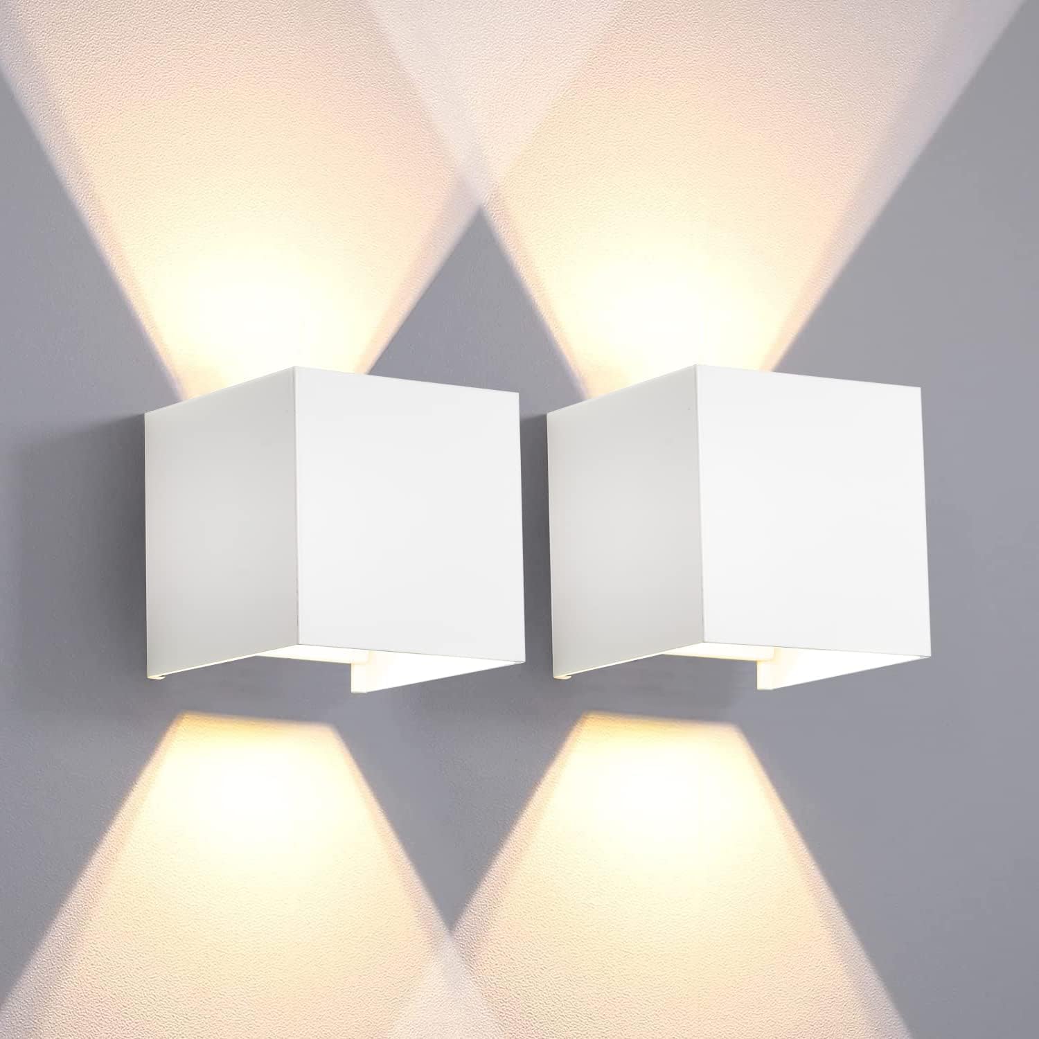 Zestaw dwóch zewnętrznych lamp ściennych LED, kwadratowych lamp ściennych, wodoodpornych IP65, o ciepłej białej barwie światła 12 W