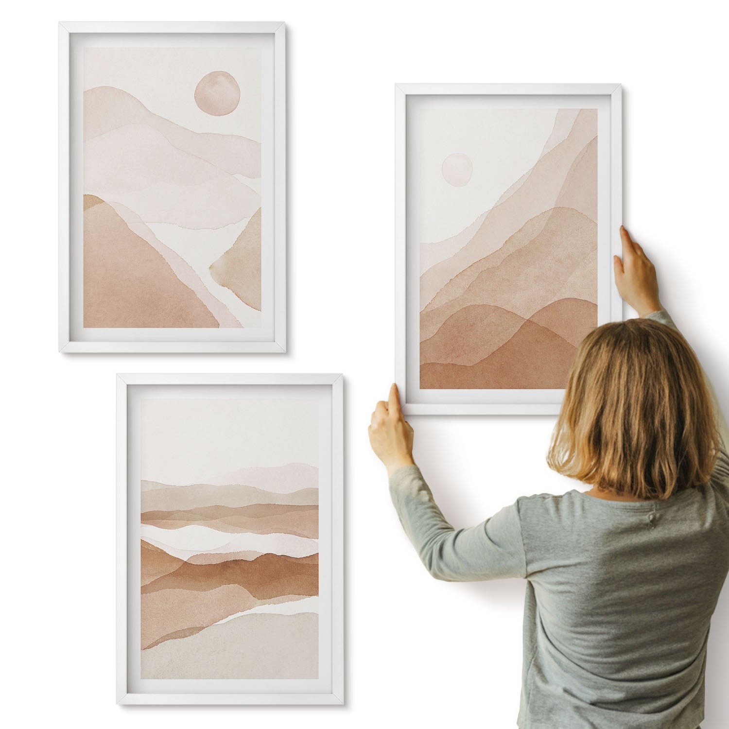 Galeria ścienna 3-częściowy komplet obrazów w białych ramach - Abstrakcyjne pejzaże w odcieniach brązu i beżu - ArtPrintCave