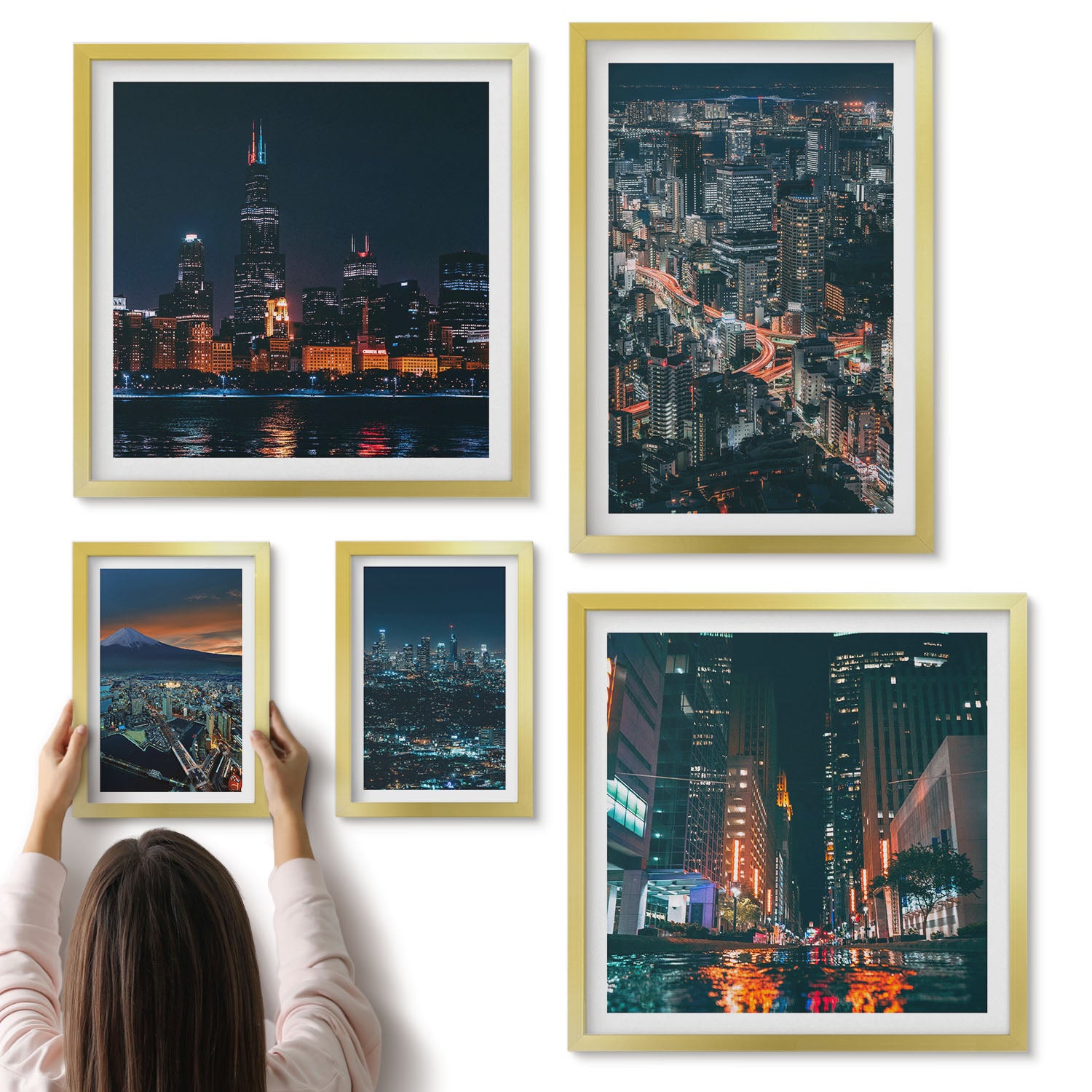 Galeria ścienna 5-częściowy komplet obrazów w złotych ramach - Nocne widoki na nowoczesne miasta i ich architekturę - ArtPrintCave