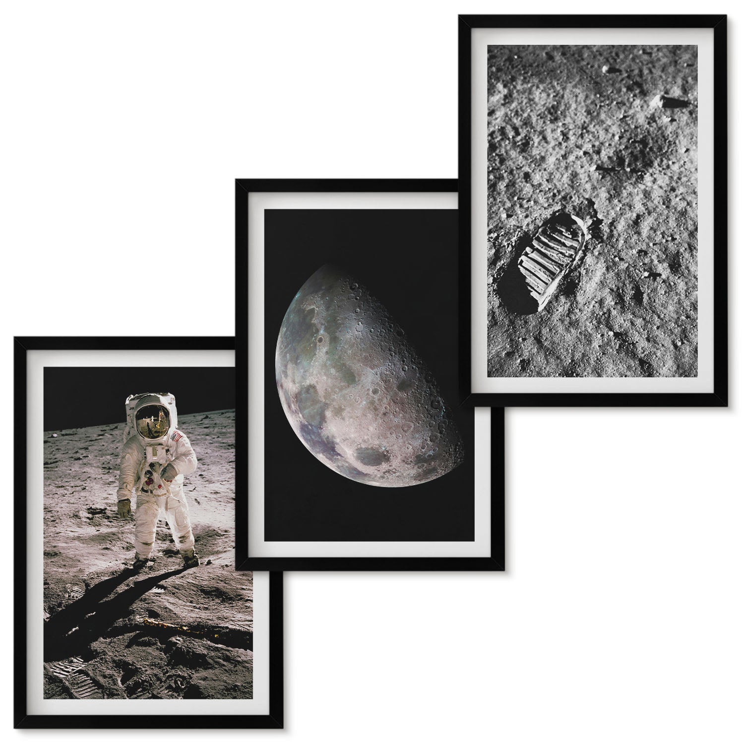 Zestaw obrazów w ramie - 3 części | Astronauta na Księżycu ślad stopy zdjęcia | Czarna ramka