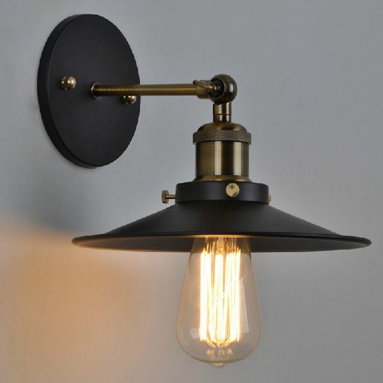 Kinkiet retro z kutego żelaza, 220 V, z żarówką E27, ciepłe światło, idealny do pokoju hotelowego lub stolika nocnego.