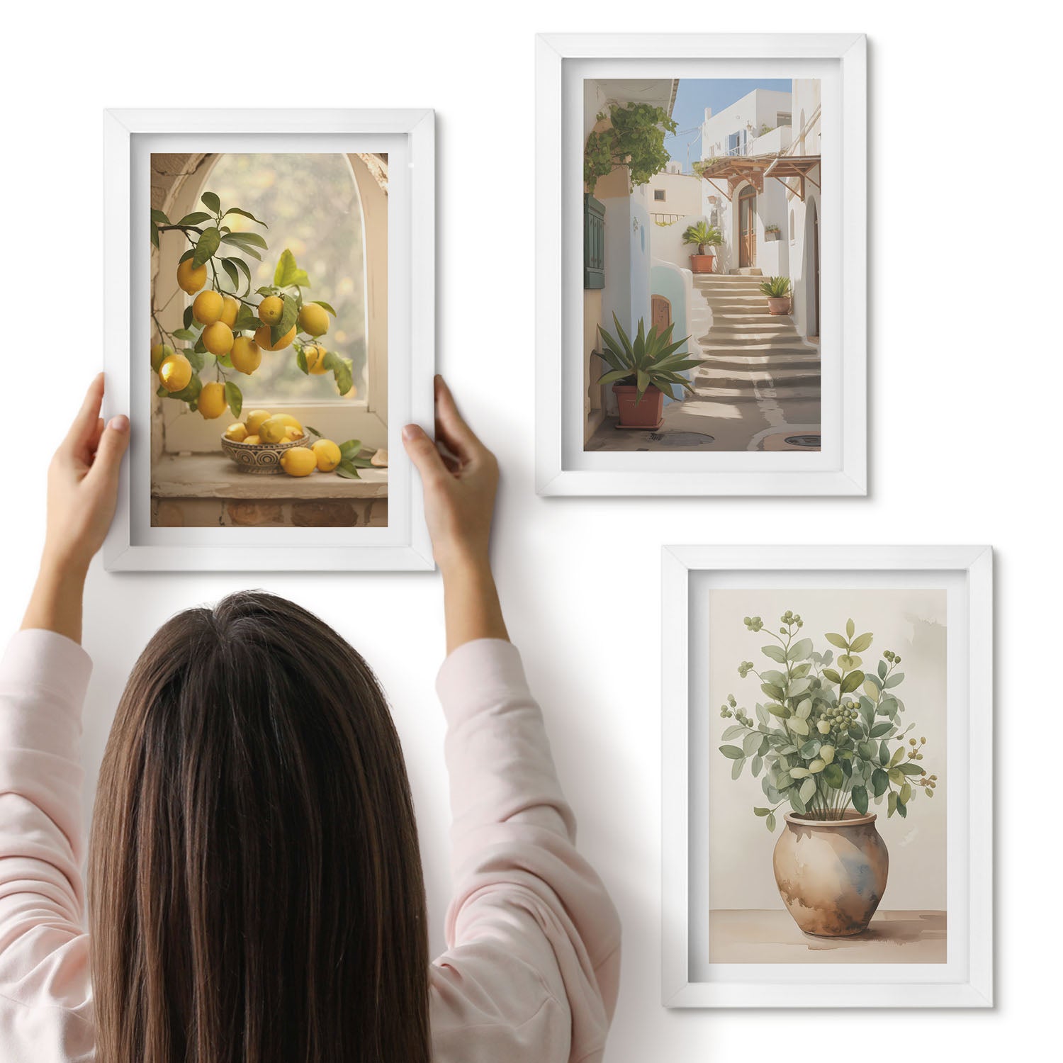 Galeria ścienna 3-częściowy komplet obrazów w białych ramach - Cytryny w wazonie i rośliny w białej architekturze - ArtPrintCave