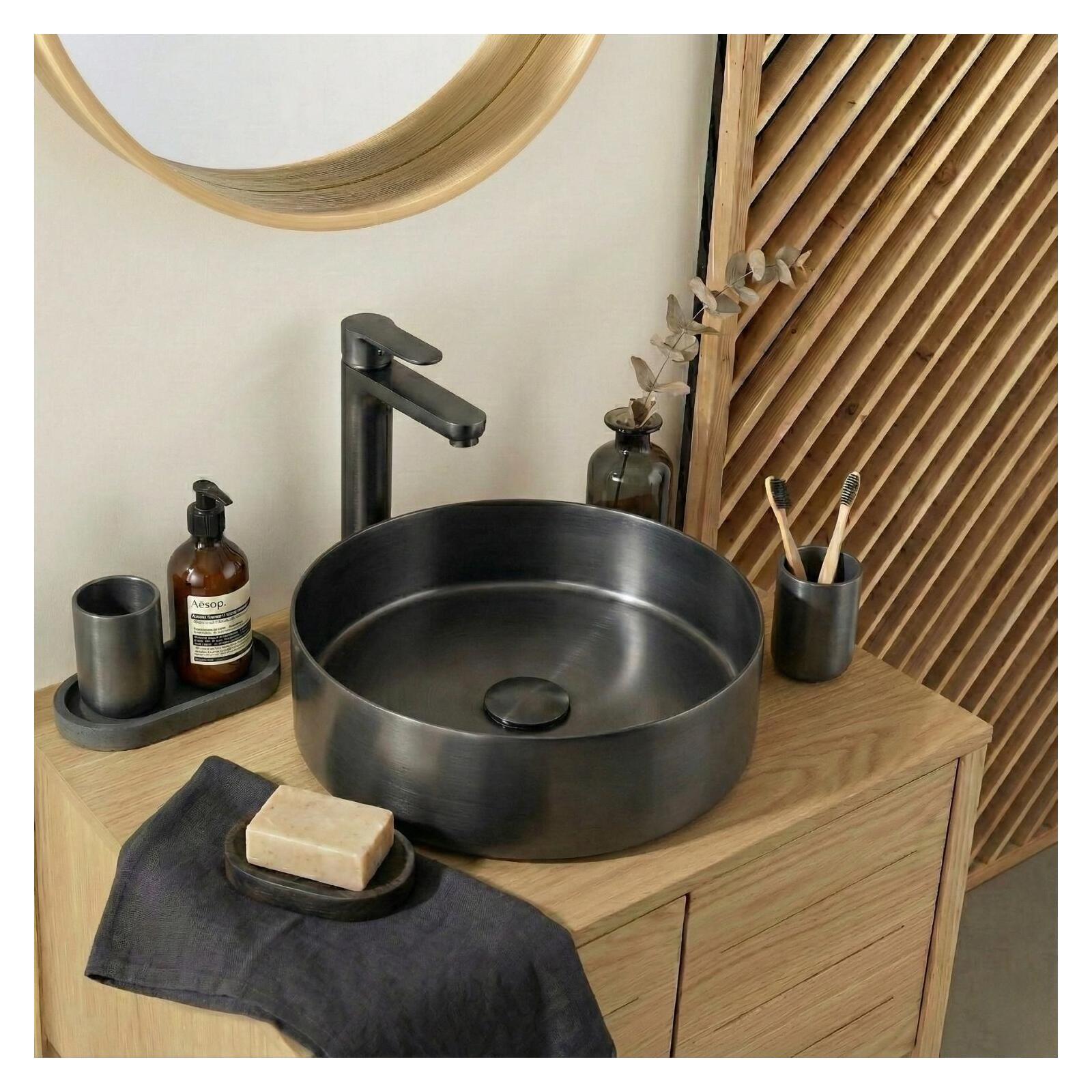 Vasque à poser ronde noire en inox 36 cm avec sa bonde assortie