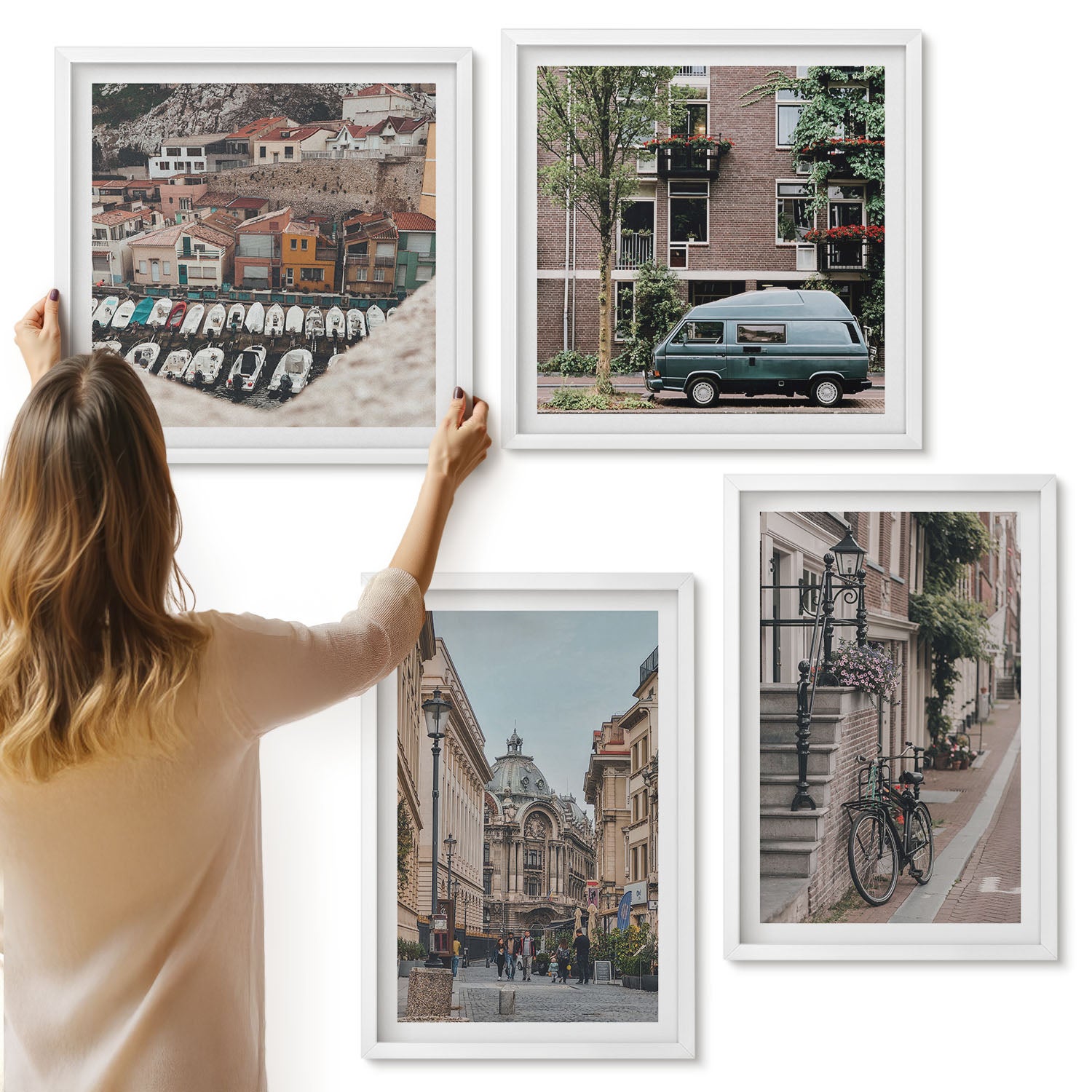 Galeria ścienna 4-częściowy komplet obrazów w białych ramach - Miejskie spokojne widoki na budynki - ArtPrintCave