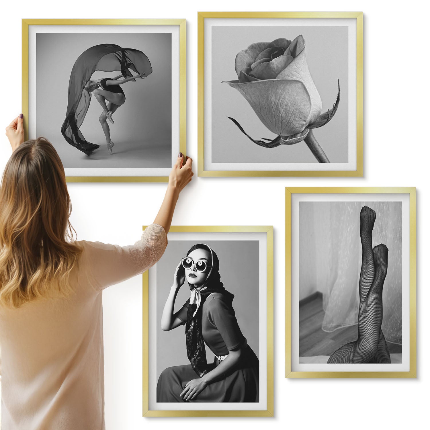 Galeria ścienna 4-częściowy komplet obrazów w złotych ramach - Stylowe czarno-białe portrety kobiet w eleganckich pozach - ArtPrintCave