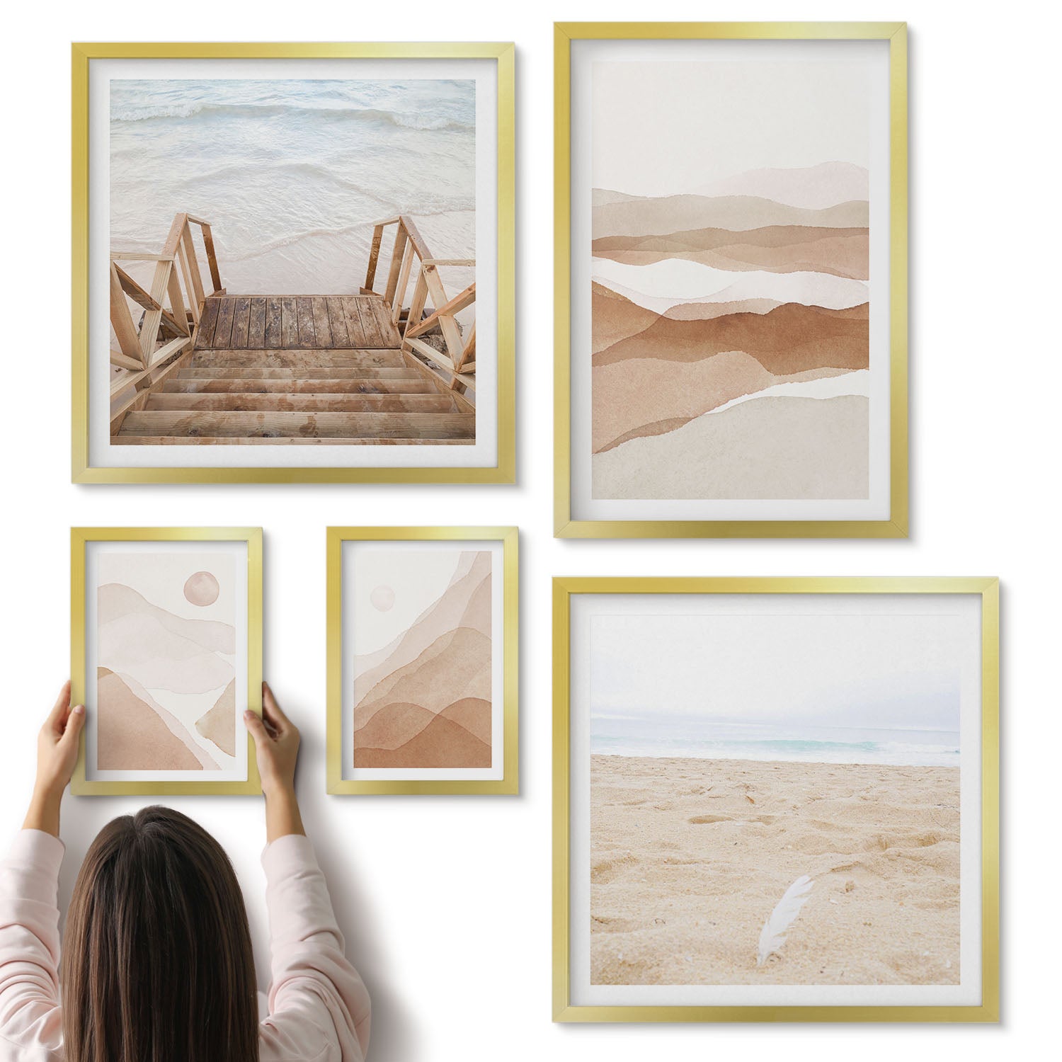 Galeria ścienna 5-częściowy komplet obrazów w złotych ramach - Minimalistyczne krajobrazy plażowe i górskie w odcieniach natury - ArtPrintCave