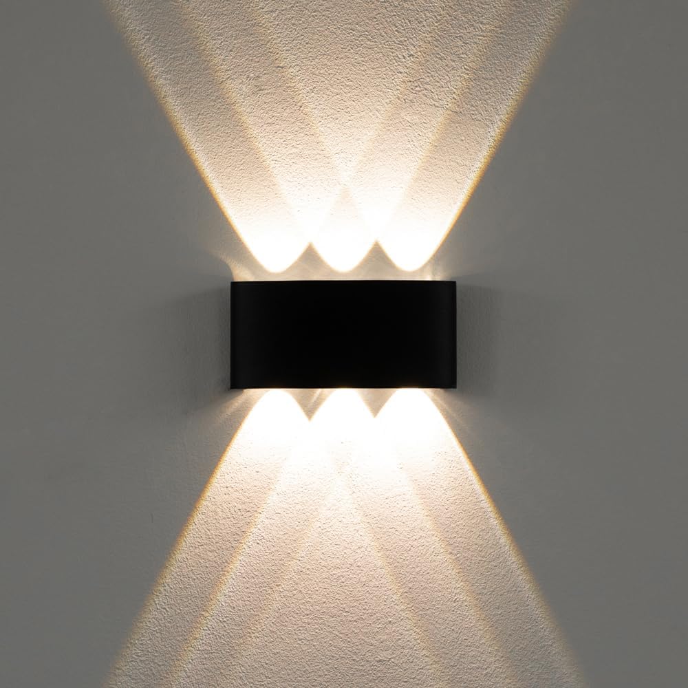 Dekoracyjna, wodoodporna lampa ścienna z czarnego aluminium do użytku wewnątrz i na zewnątrz, ciepłe białe światło 6W.
